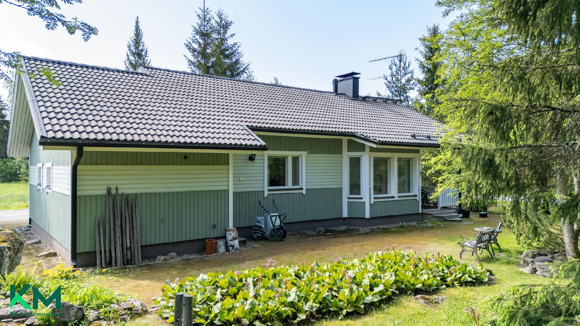 Laiduntie 2, Lästilä, Kuhmoinen