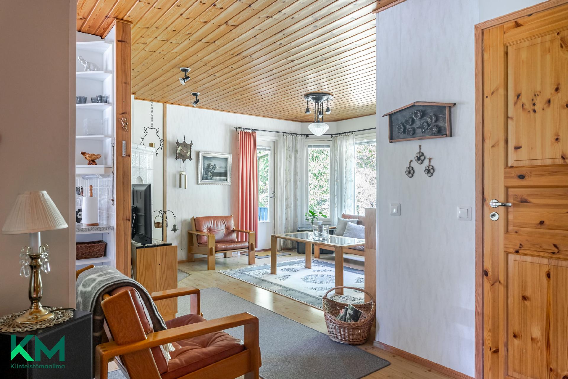 Laiduntie 2, Lästilä, Kuhmoinen