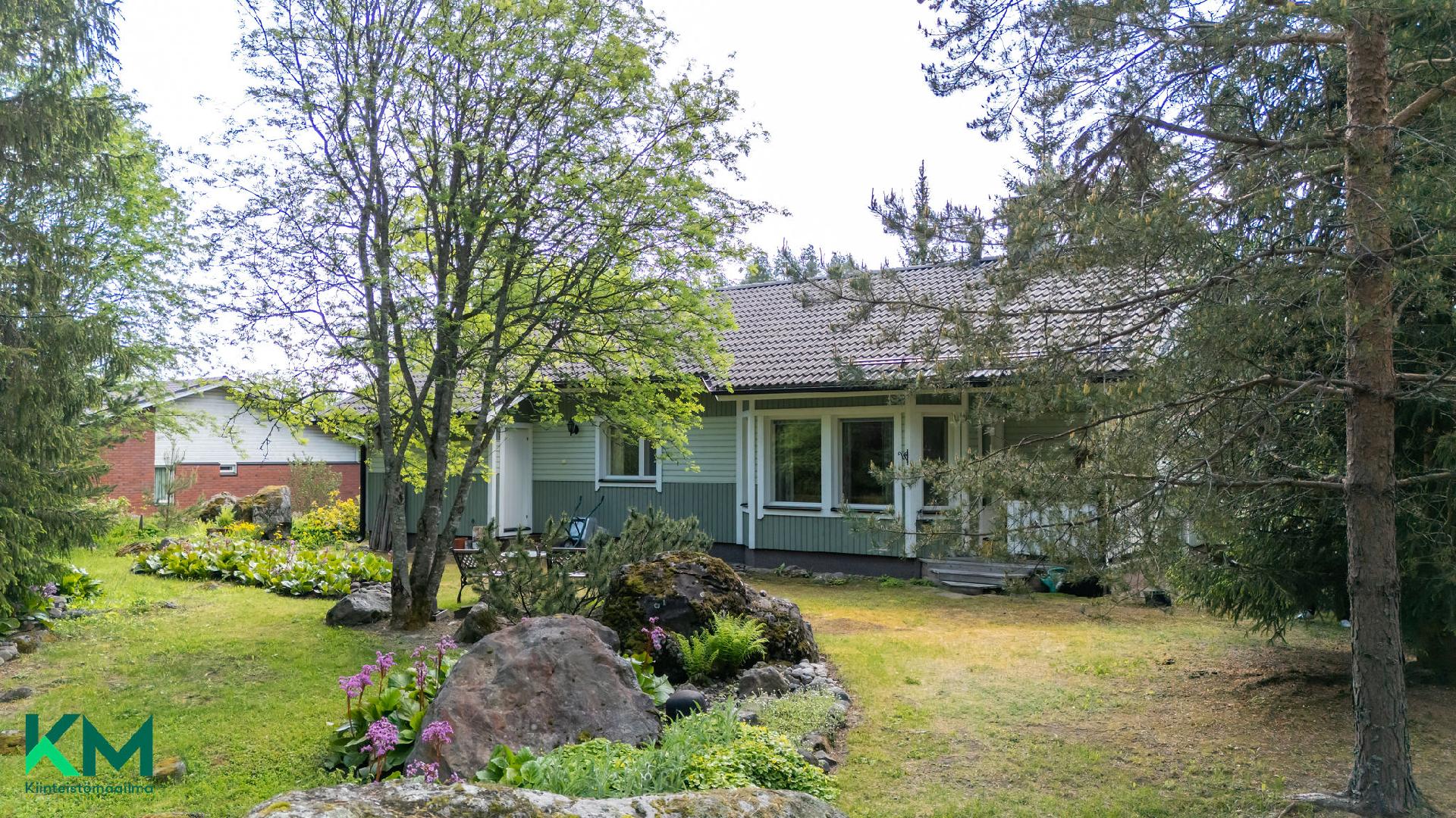 Laiduntie 2, Lästilä, Kuhmoinen