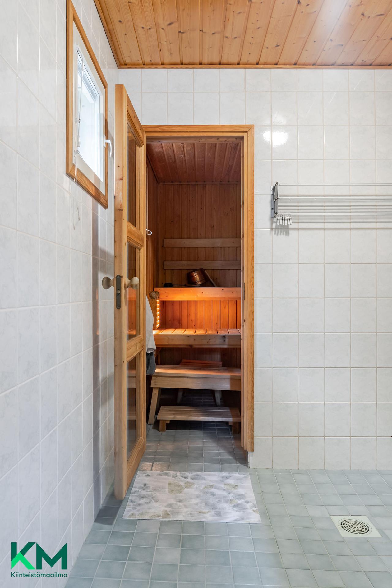 Laiduntie 2, Lästilä, Kuhmoinen