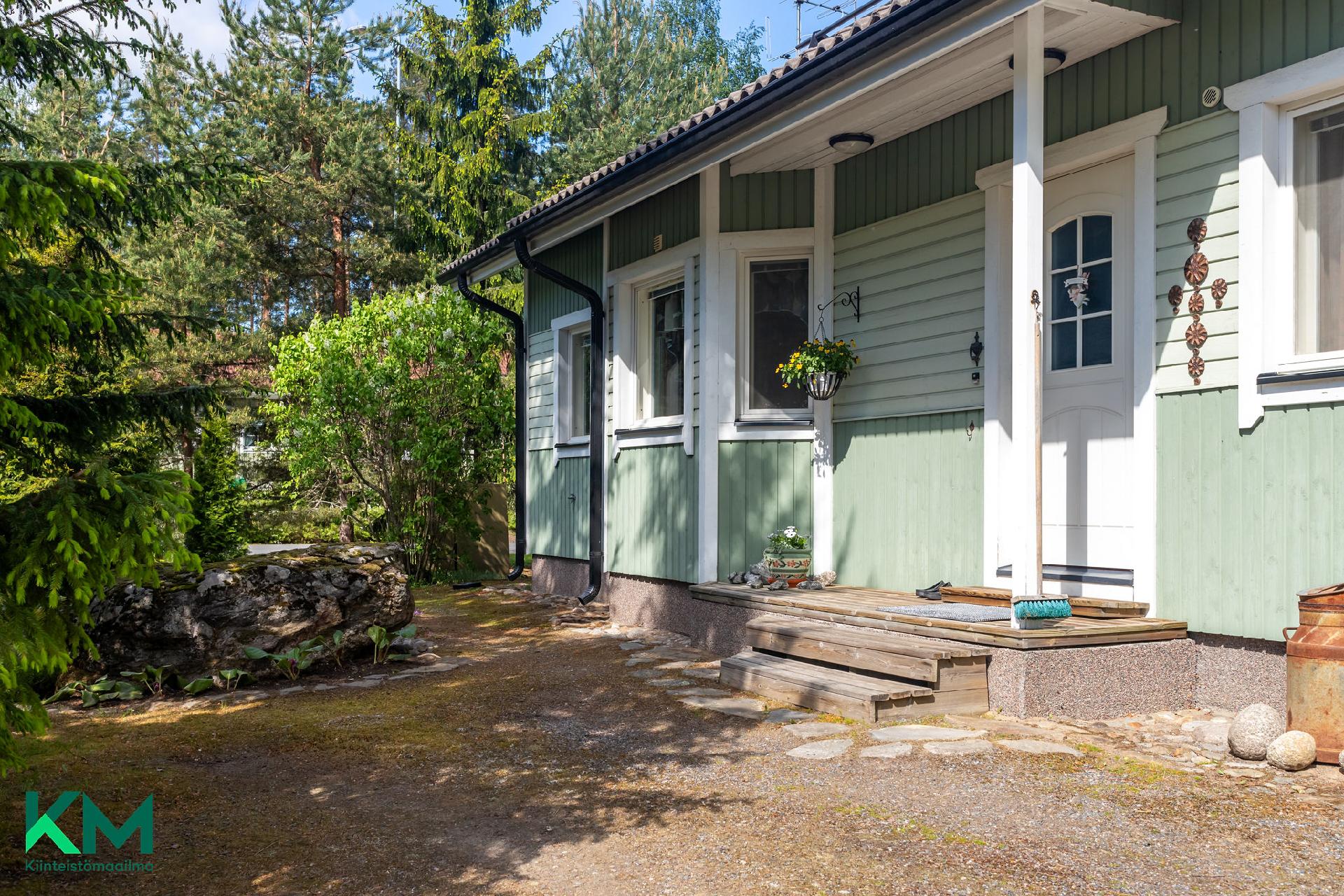 Laiduntie 2, Lästilä, Kuhmoinen