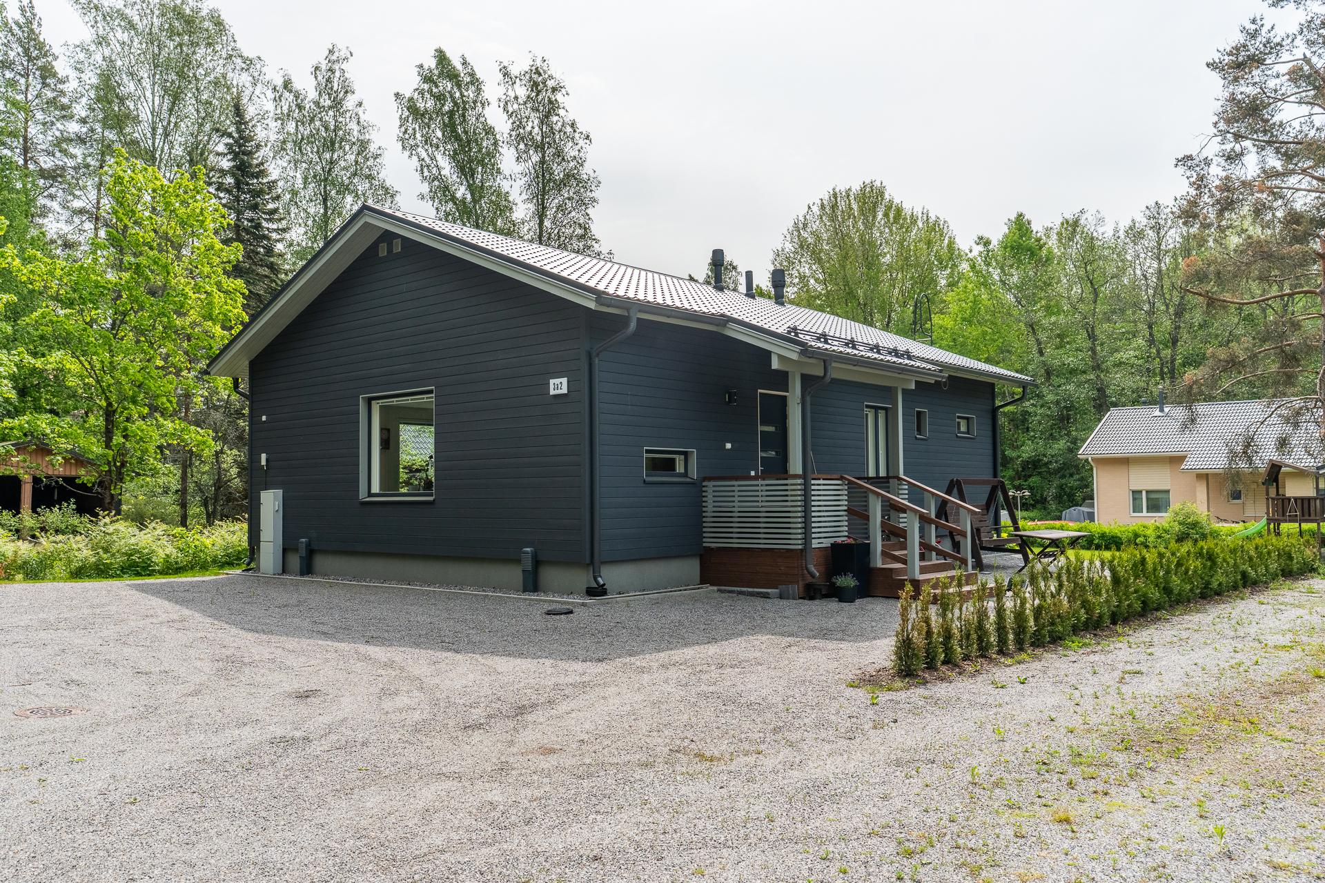 Pääskytie 3, Vallinoja, Vantaa
