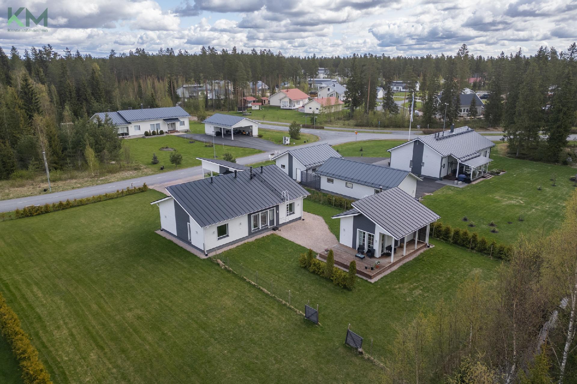 Pääskytie 4, Riuhdankallio, Kurikka