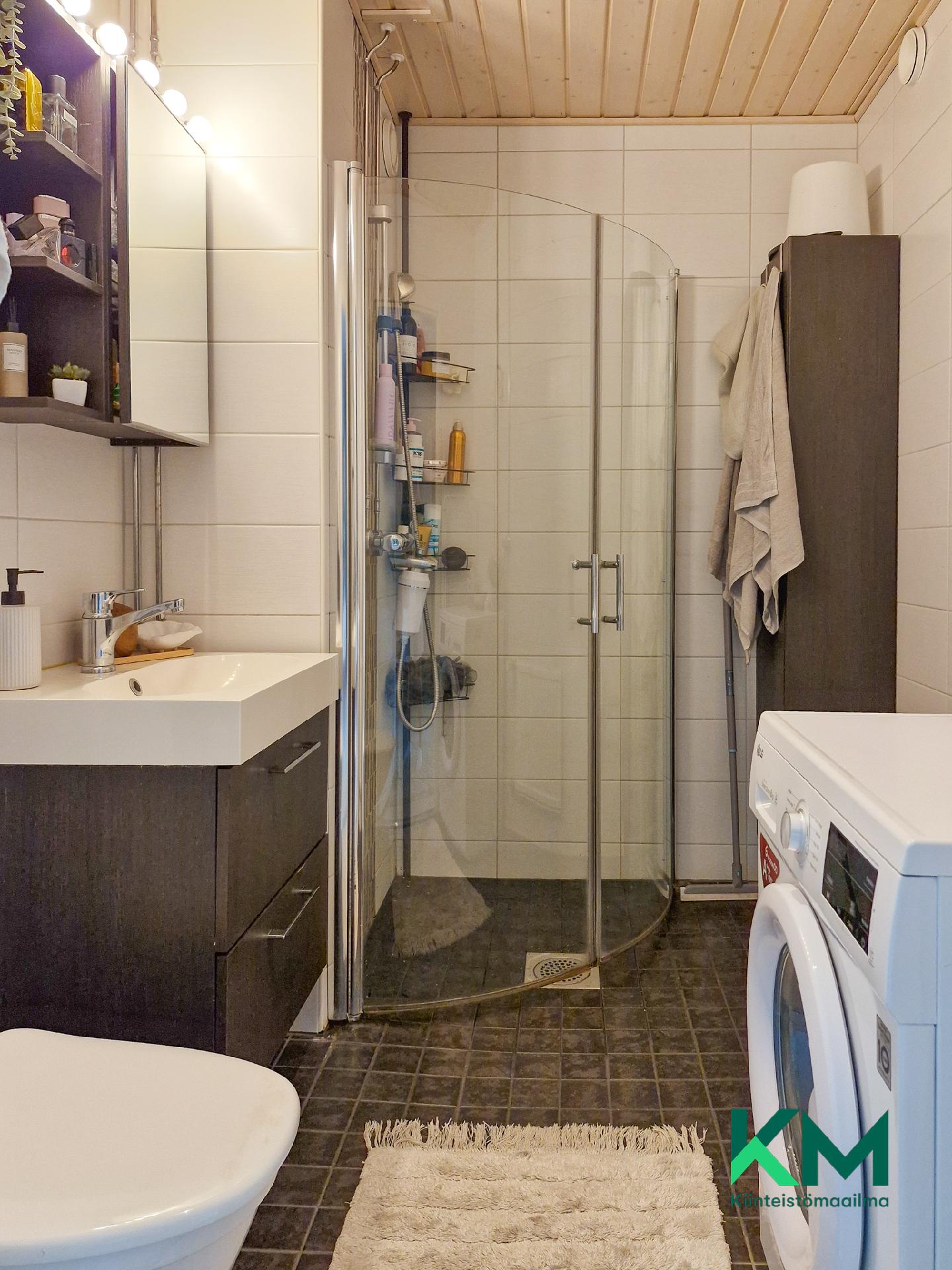 Jääkiekkoradankuja 1, Talvisalo, Savonlinna