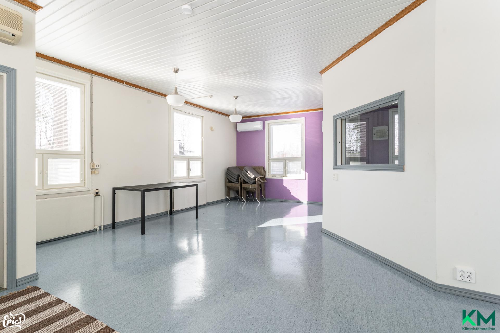 liikehuoneisto 1