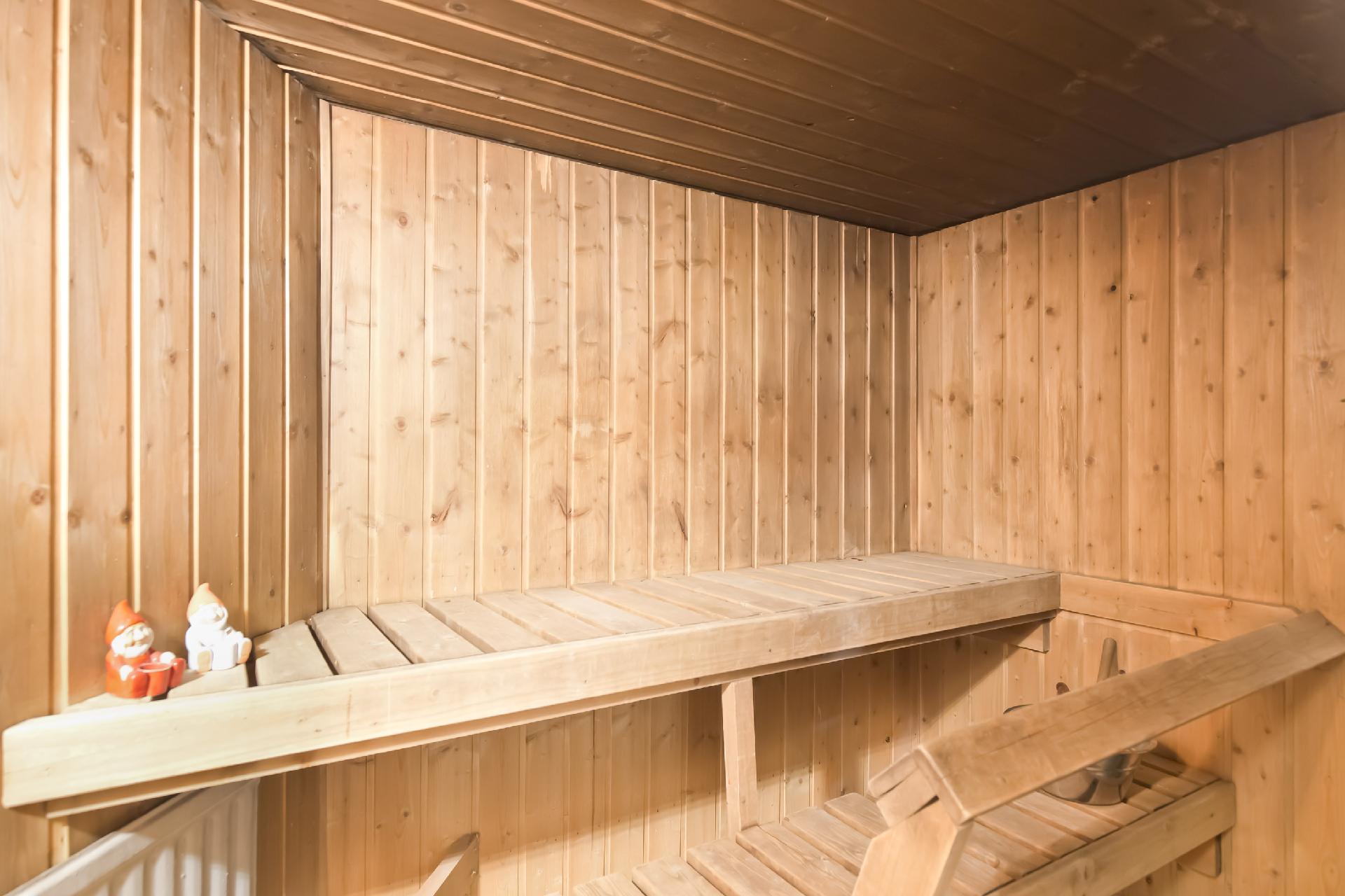 Alakerran sauna