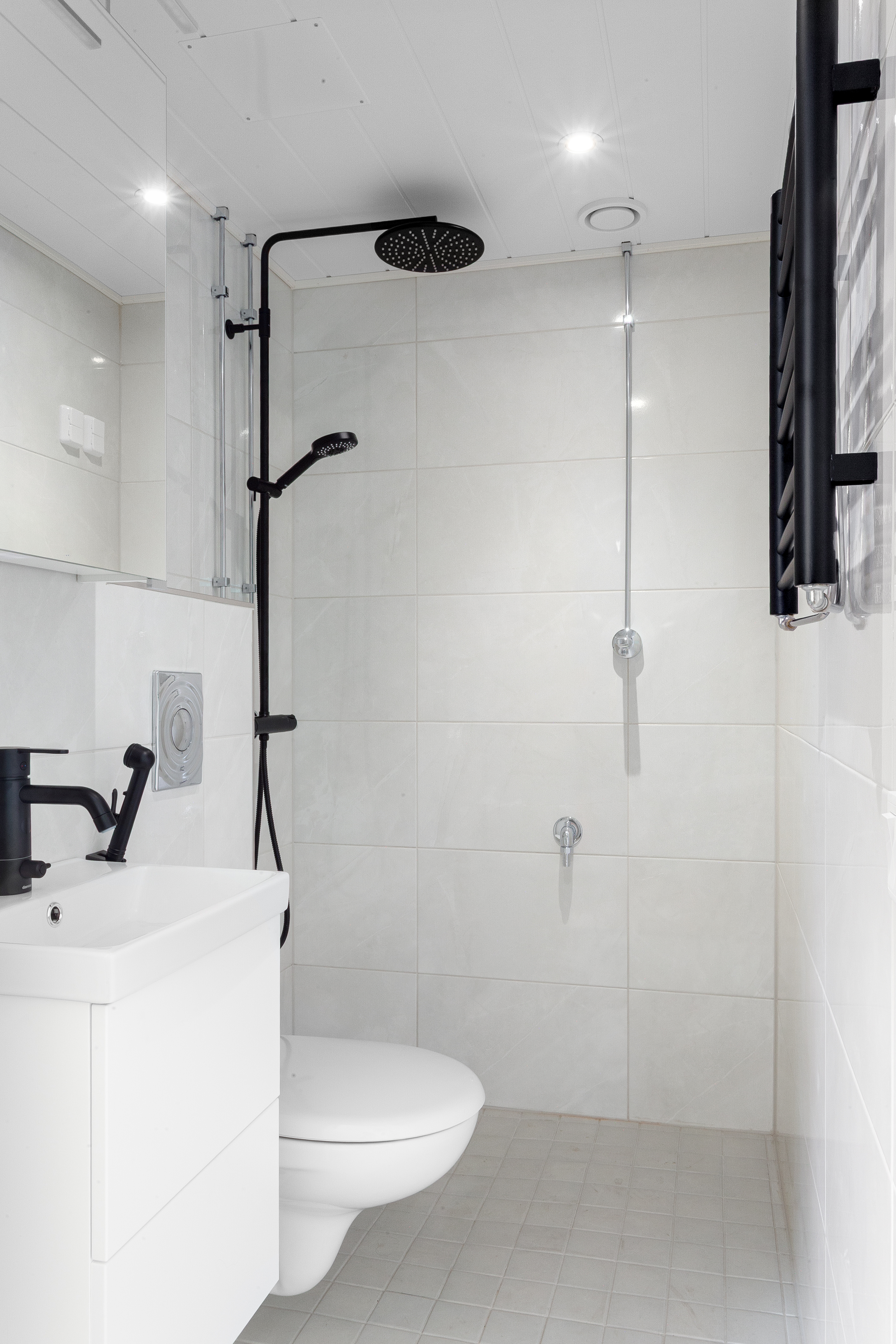 Neitsytsaarentie 3, Helsinki