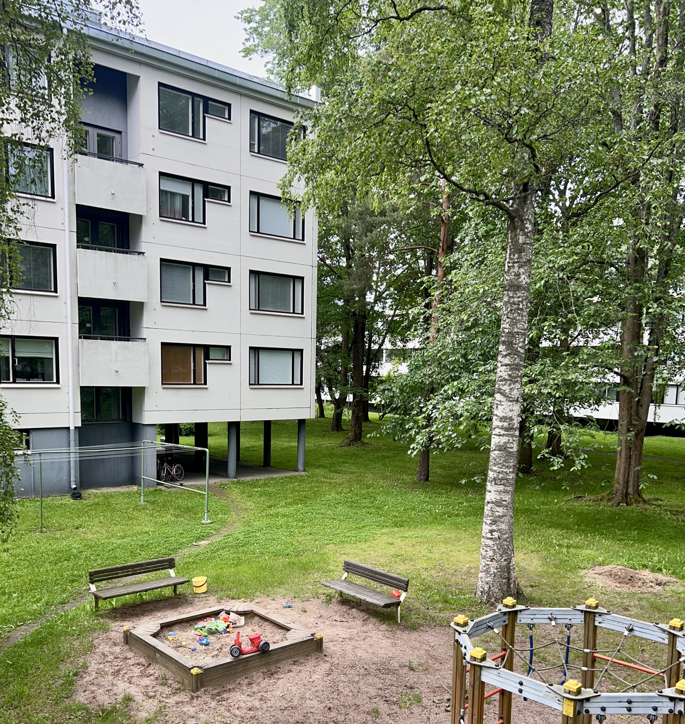 ikkunat myös sisäpihalle