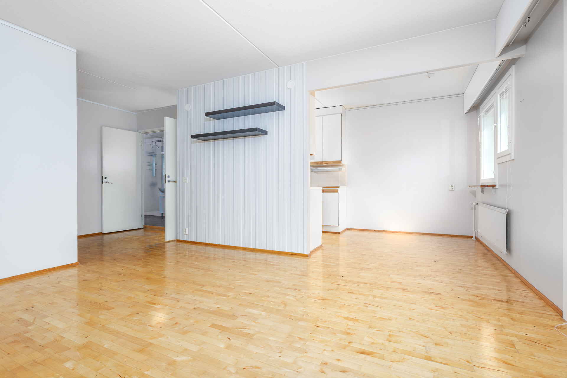 Olohuone ja ruokailutila