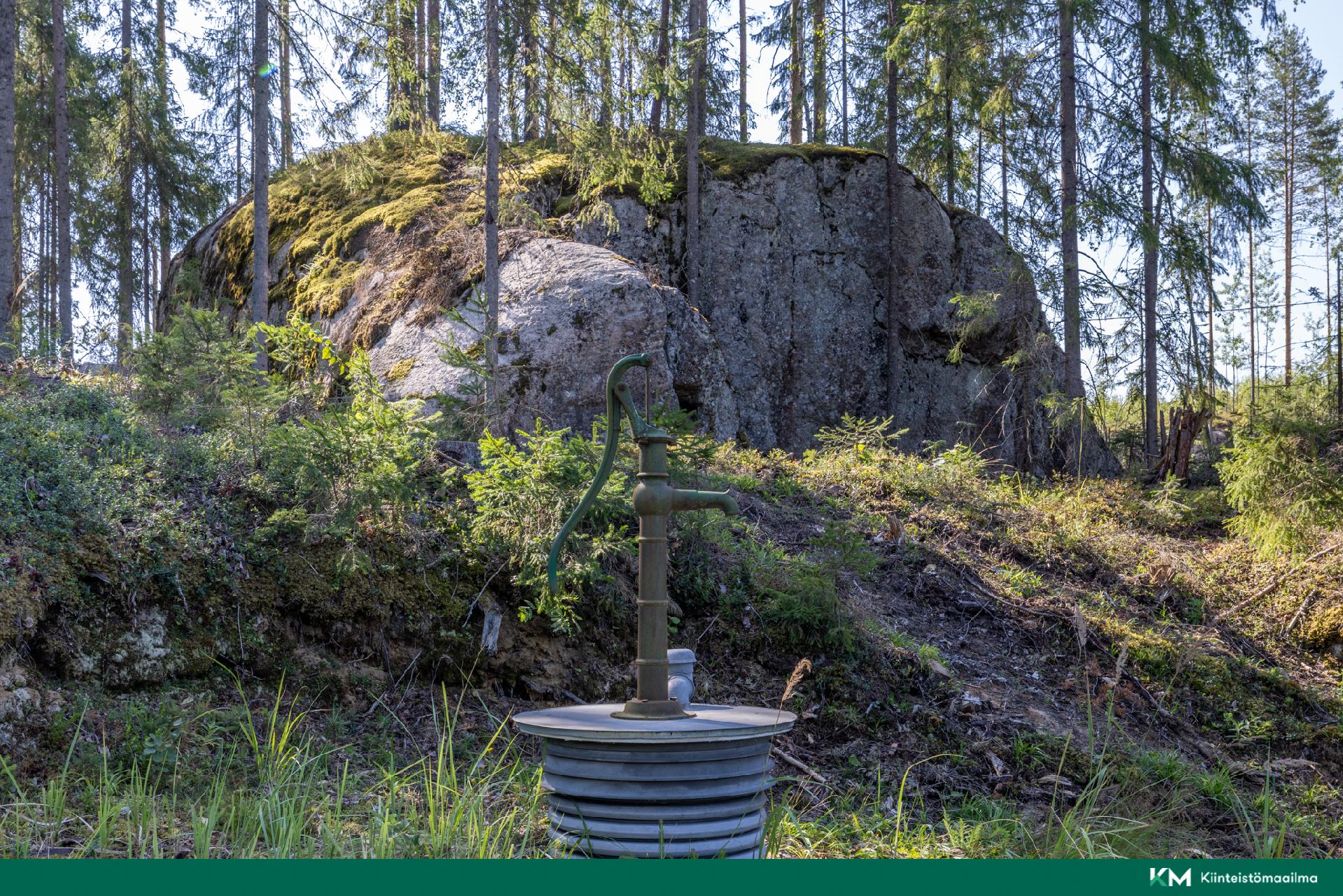 Kaivon vettä ei ole käytetty juomavetenä pitkään aikaan, eikä sen kelpoisuudesta ole tietoa