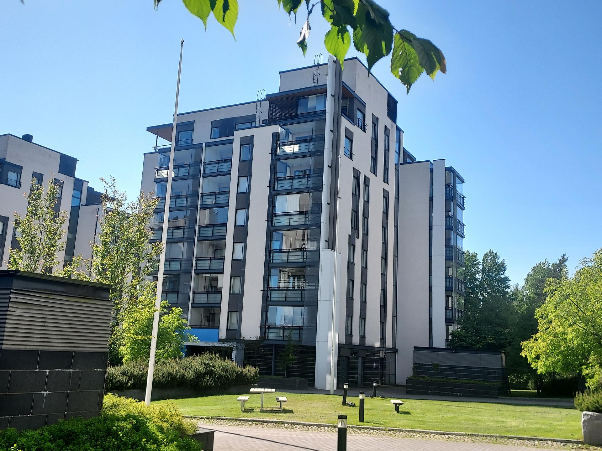 Julkisivu