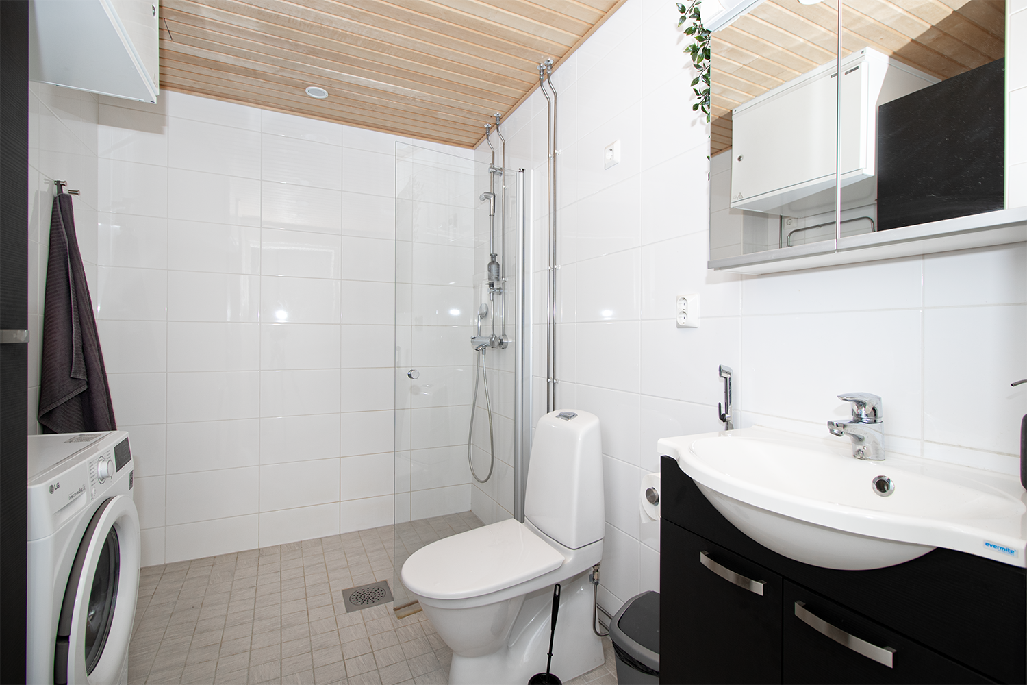 täydellinen kylpyhuone