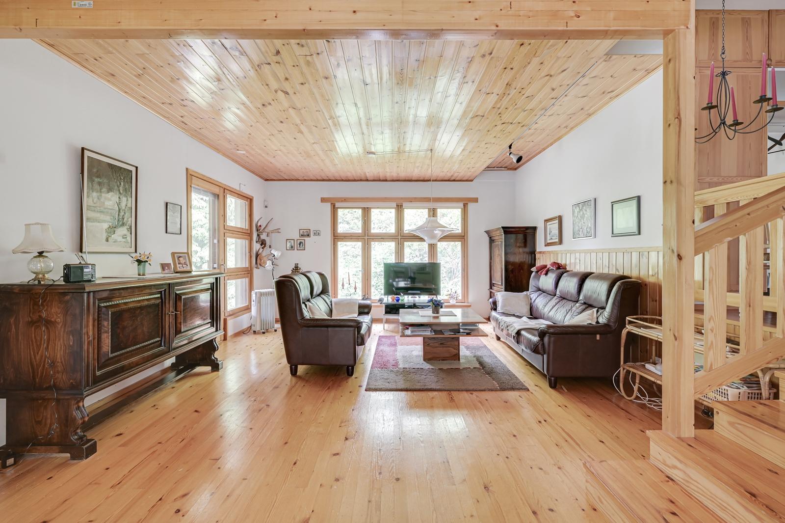 Vihtakatu 16, Saunakallio, Järvenpää