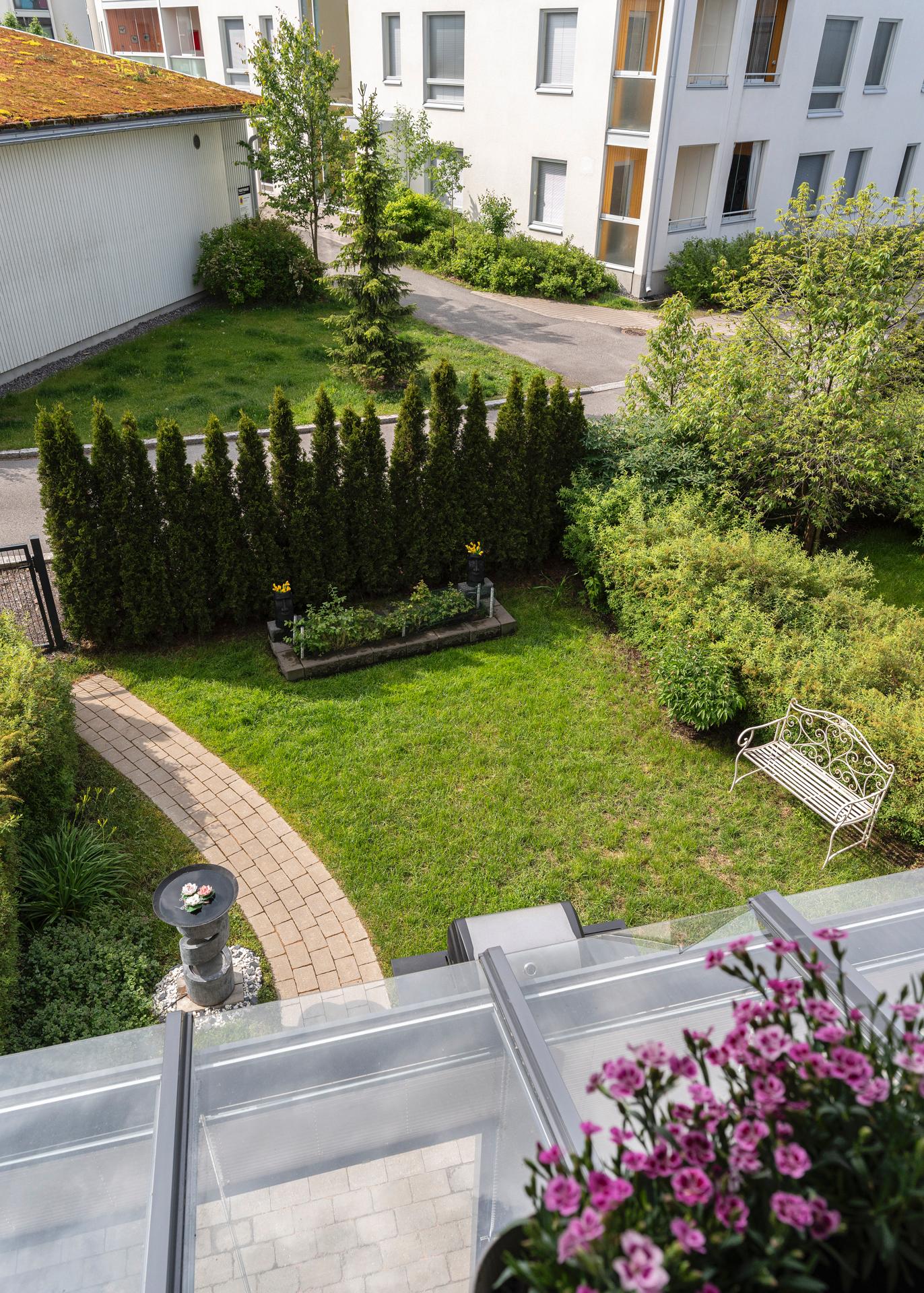 Peltokylänraitti 8, Töyrynummi, Helsinki