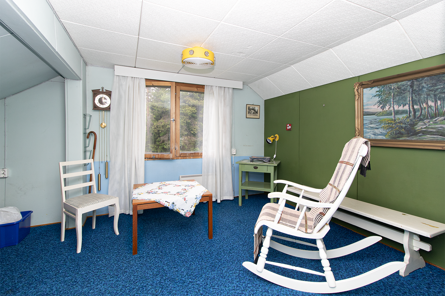 yläkerran makuuhuone