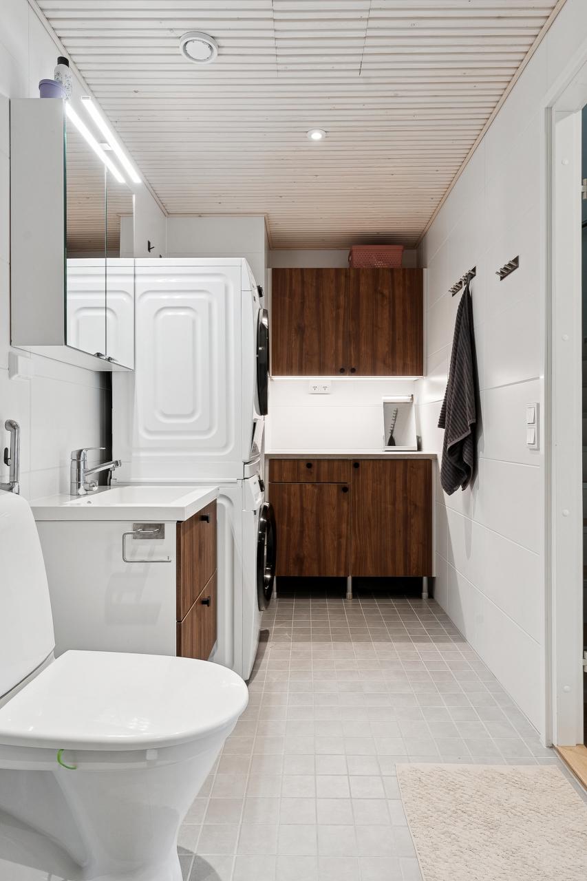 Kylpyhuoneen kodinhoitotila