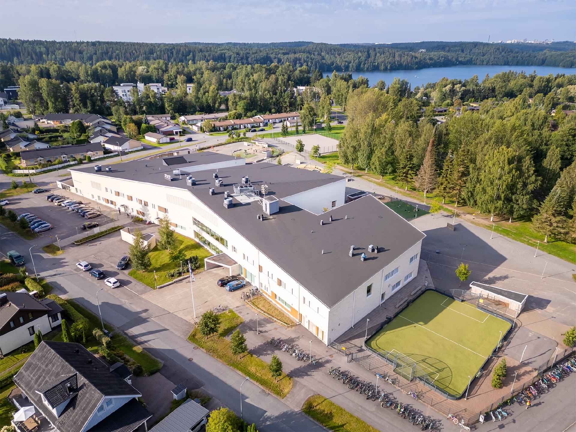 Vehmaisten päiväkoti ja koulu