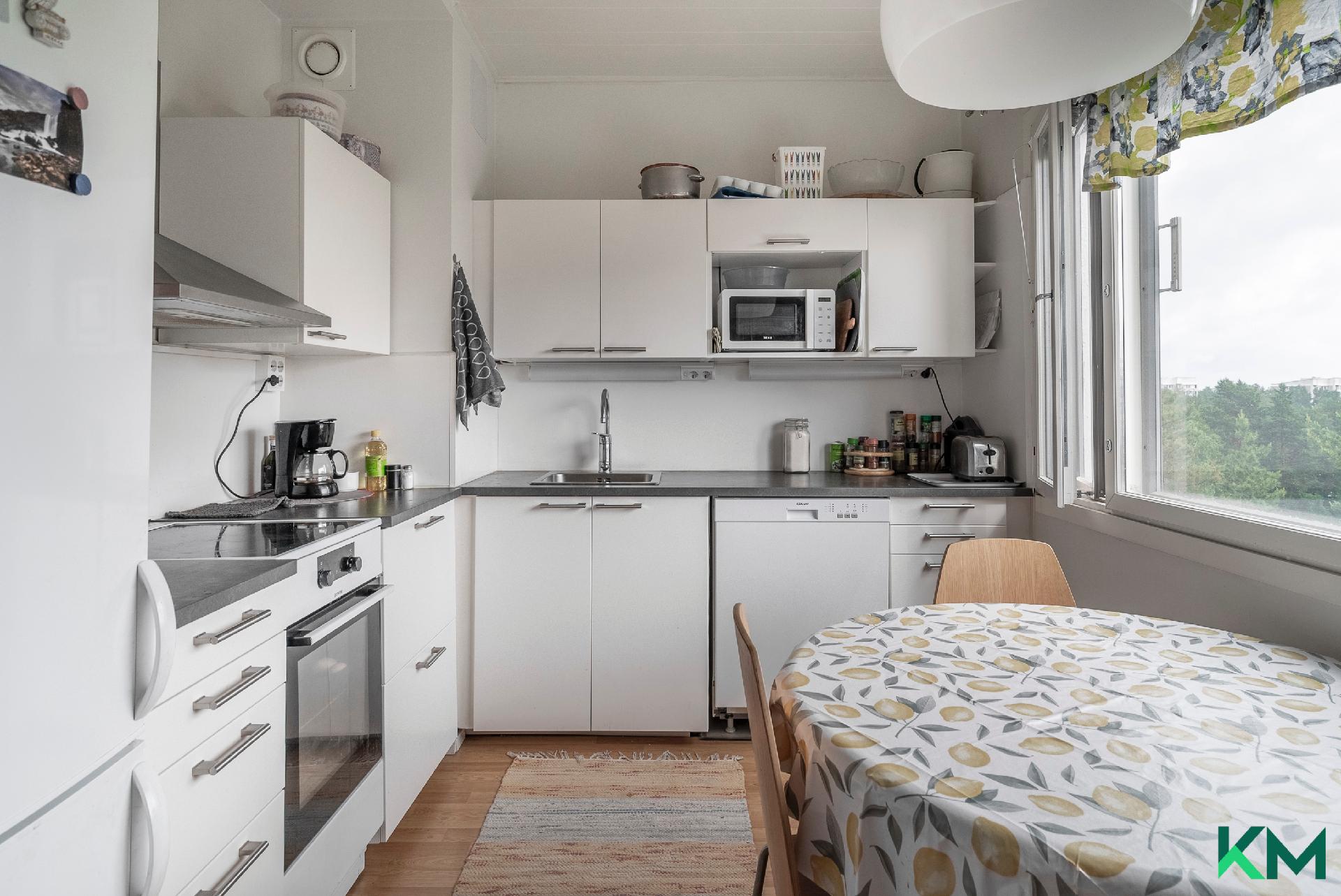 Kaarikuja 4, Kontula, Helsinki