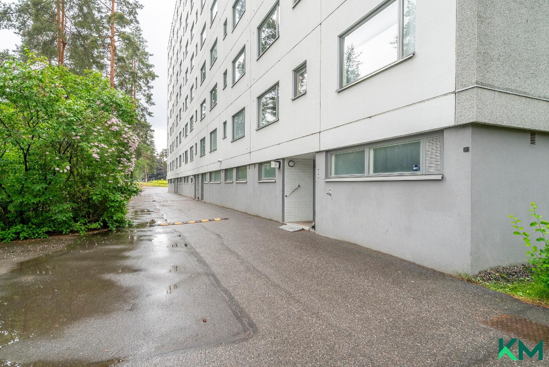 Kaarikuja 4, Kontula, Helsinki