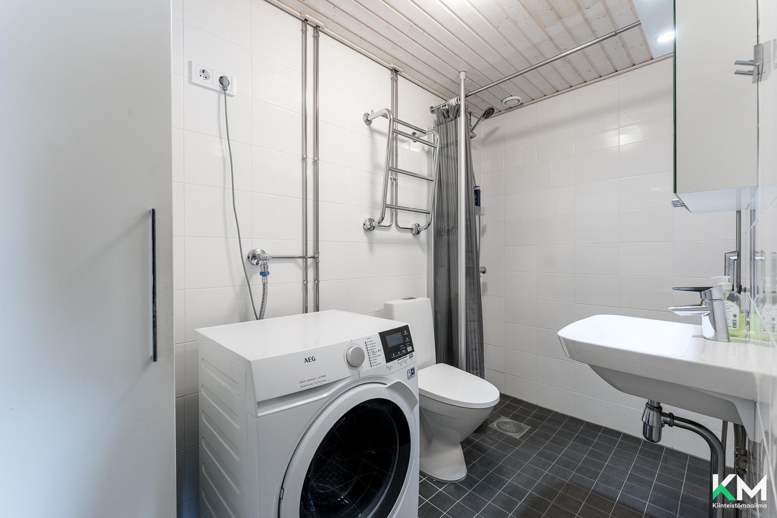 Lumikintie 6, Roihuvuori, Helsinki