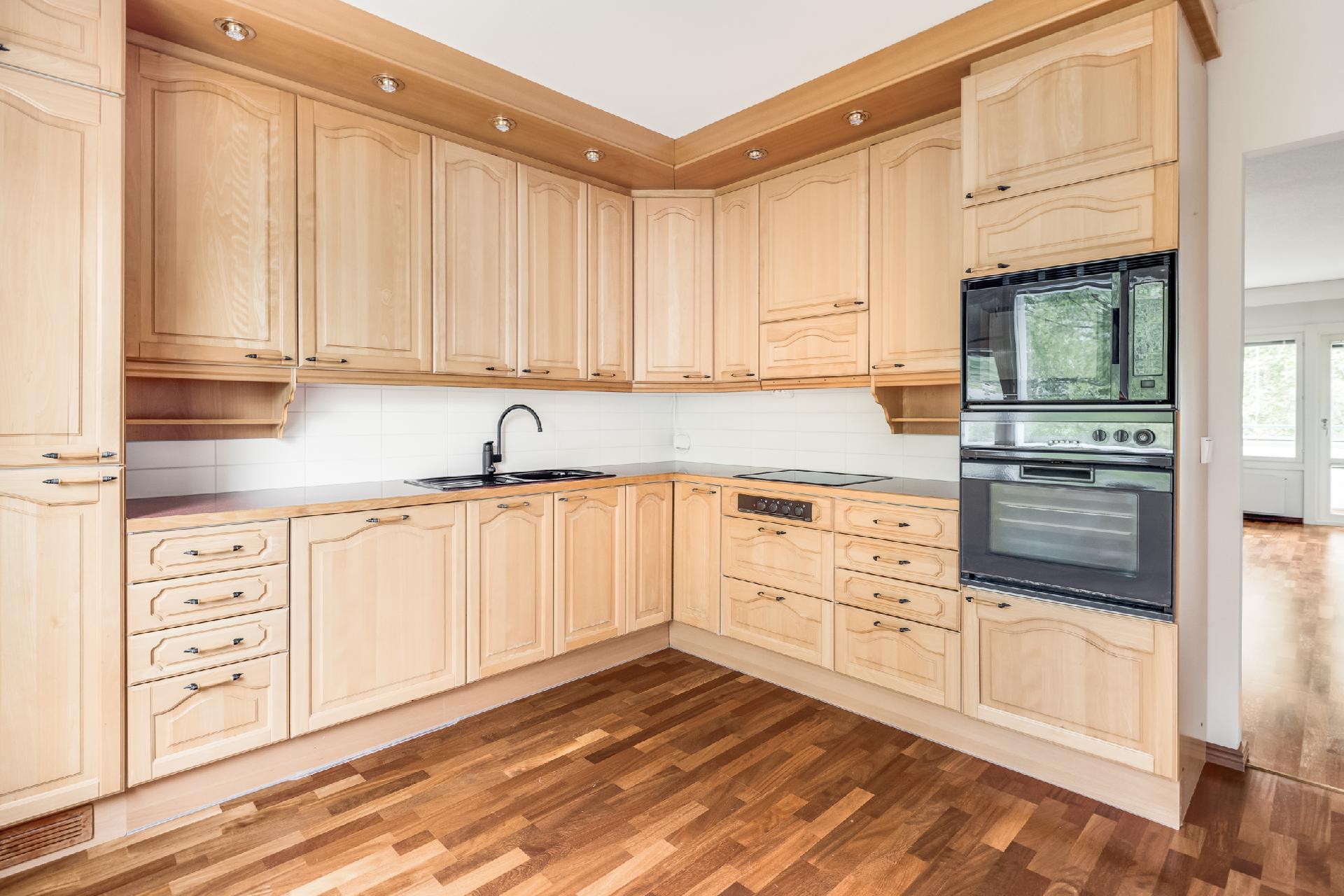 Laajavuorenrinne 5, Martinlaakso, Vantaa