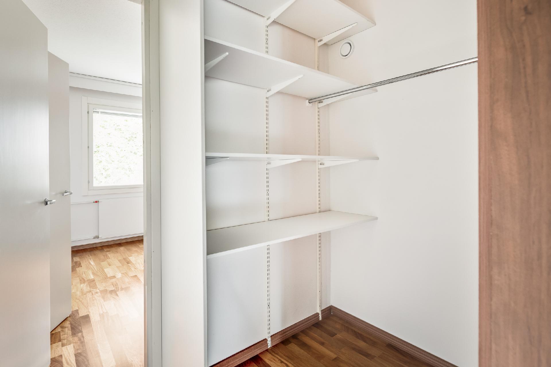 Laajavuorenrinne 5, Martinlaakso, Vantaa