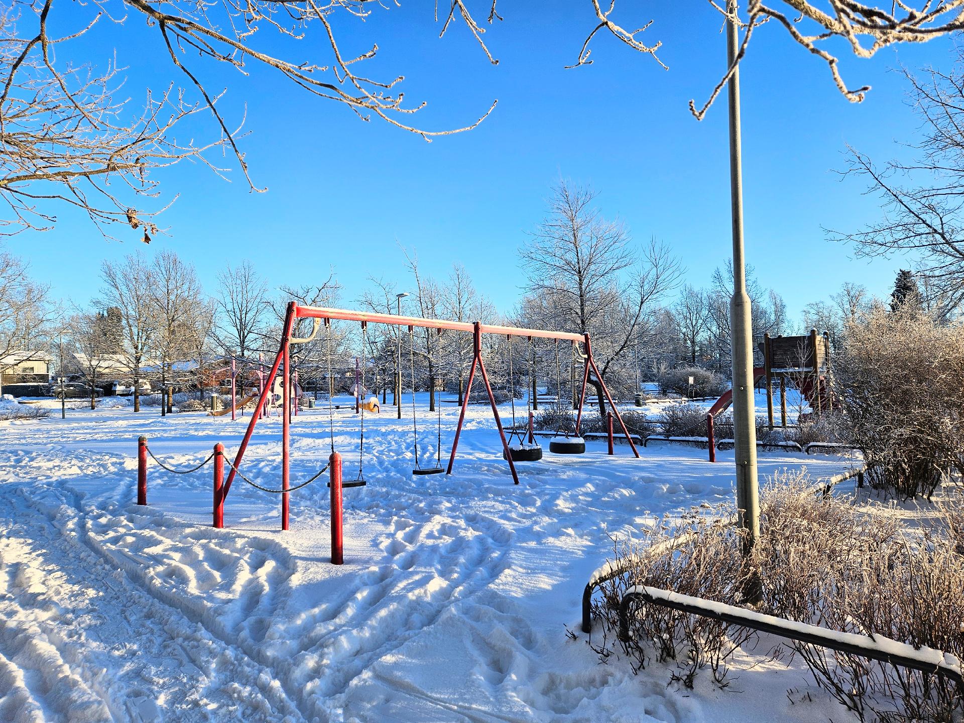 Linnunradan leikkipuisto