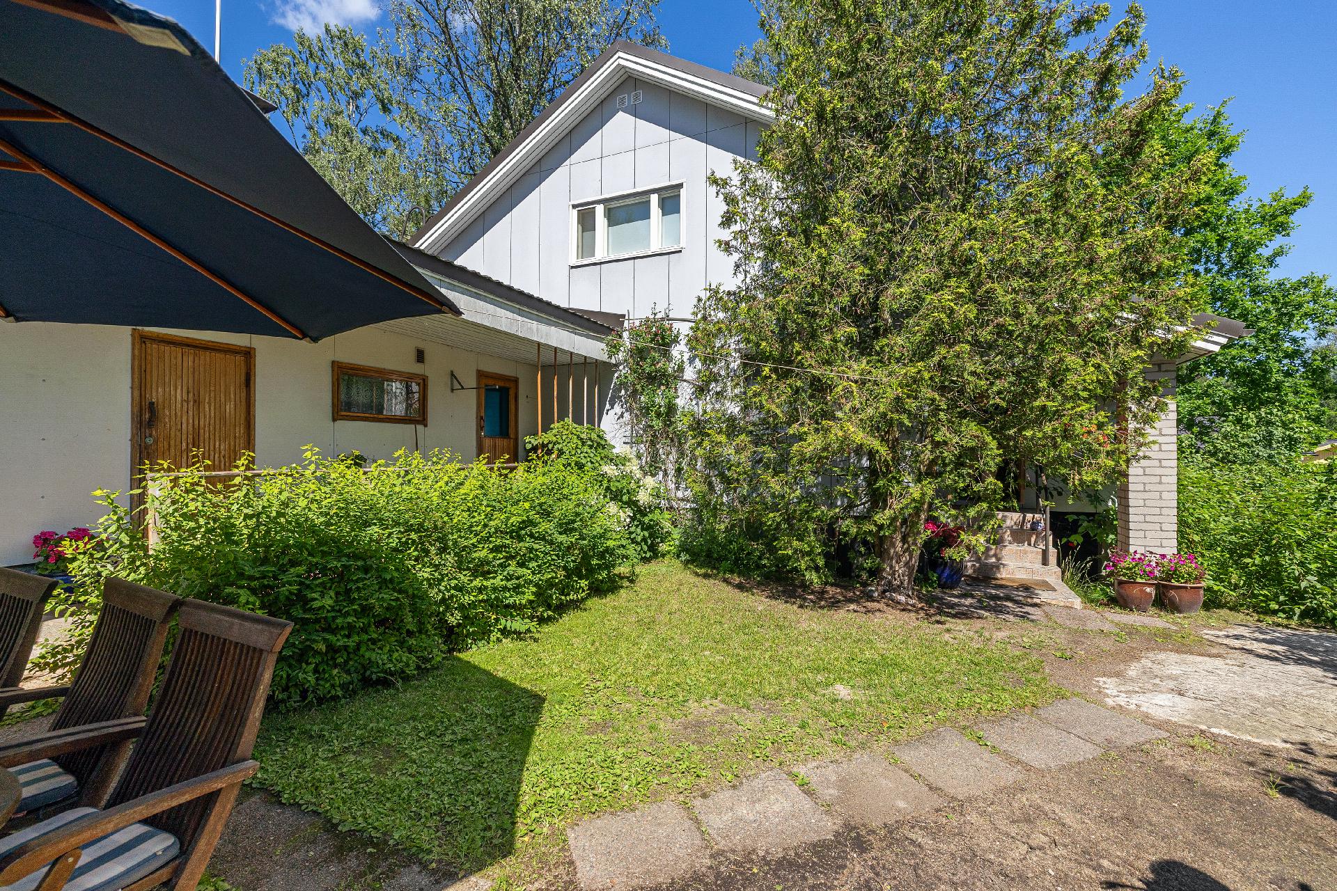 Tontilla näkyy avokallio