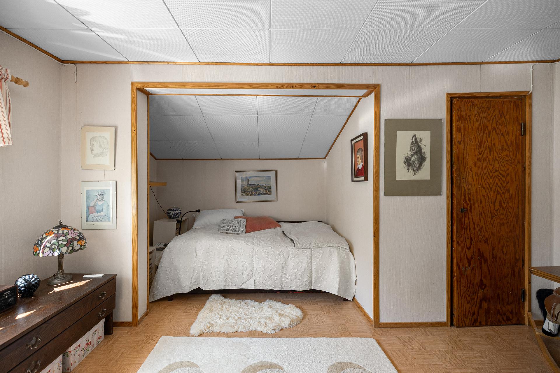 Yläkerran makuuhuone