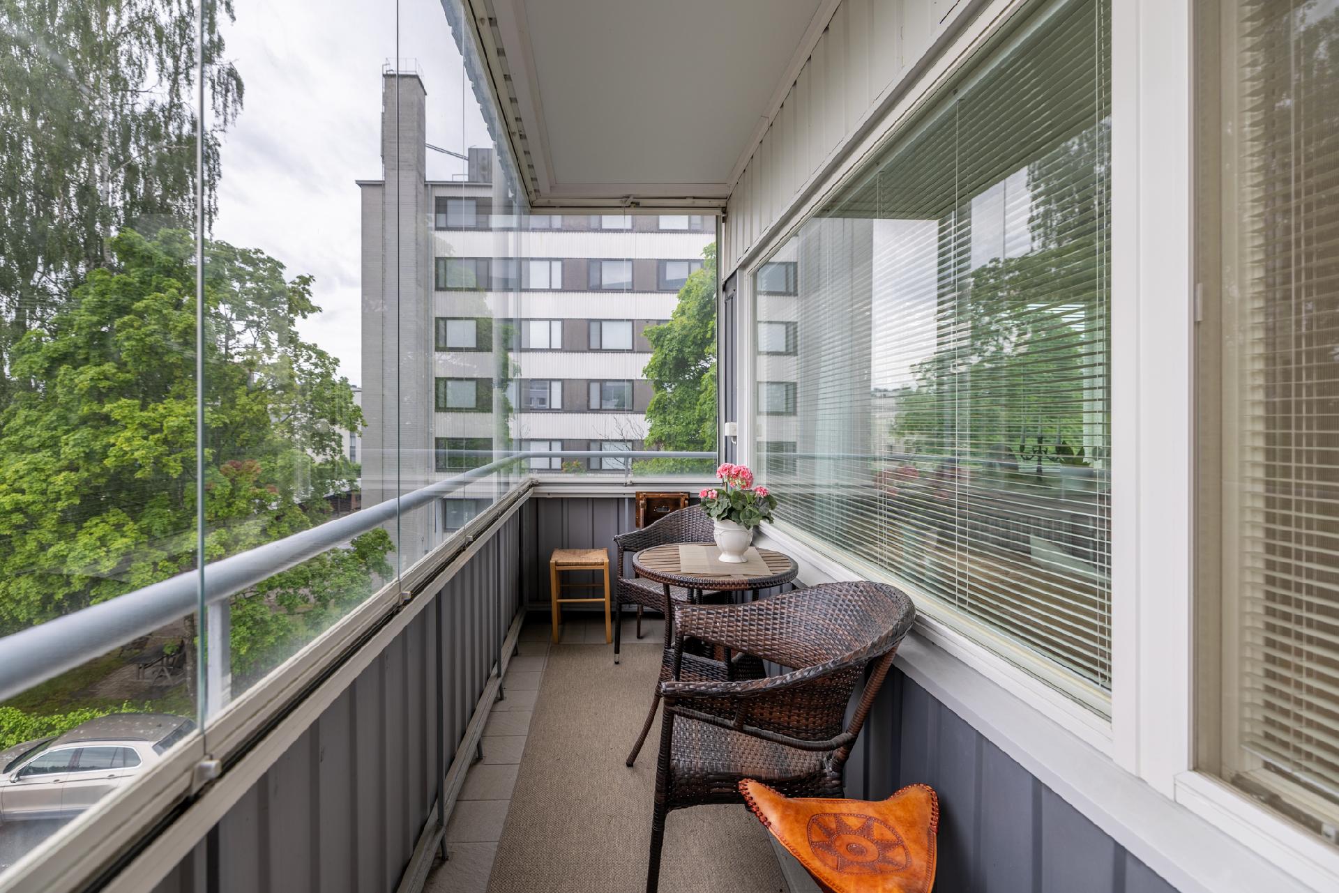 olohuoneesta käynti parvekkeelle