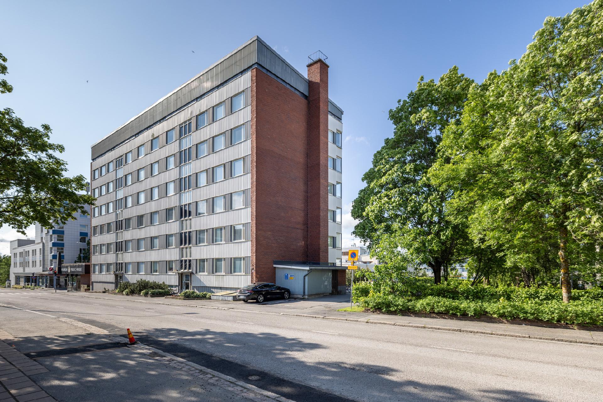 Vilhonkatu 6, keskusta