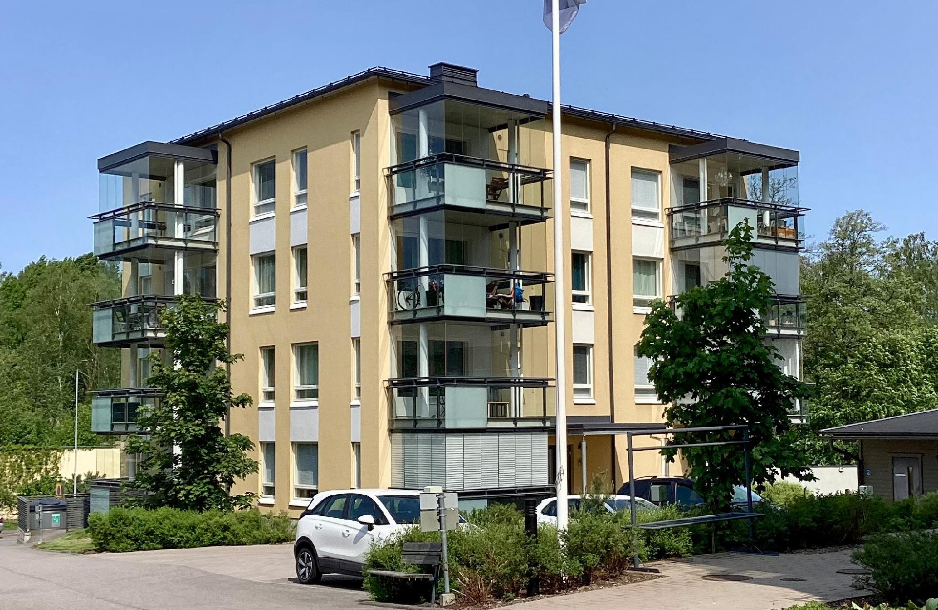 Venevalkamantie 7, Kauniainen