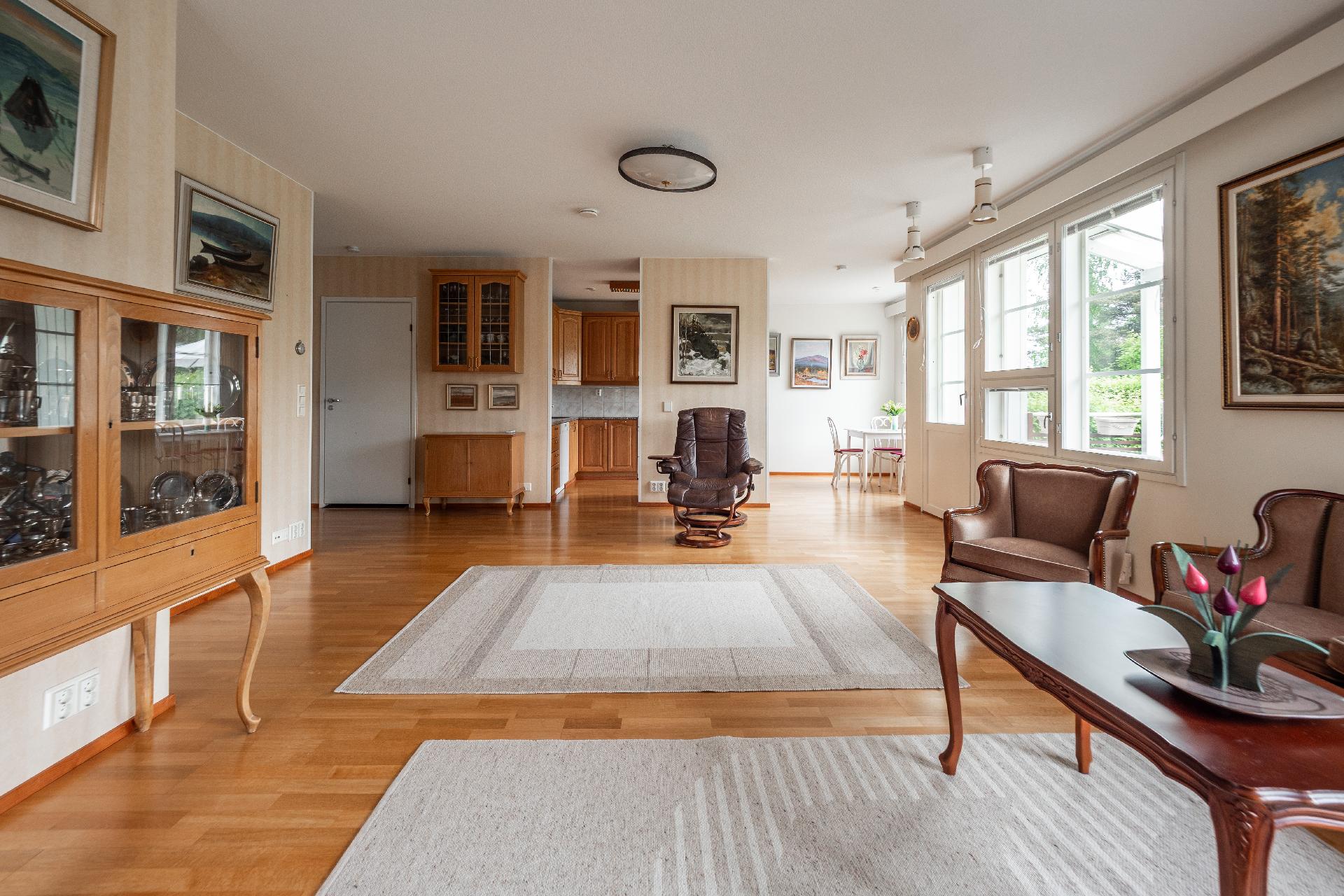 Raparperikuja 2, Oulunsalo, Oulu