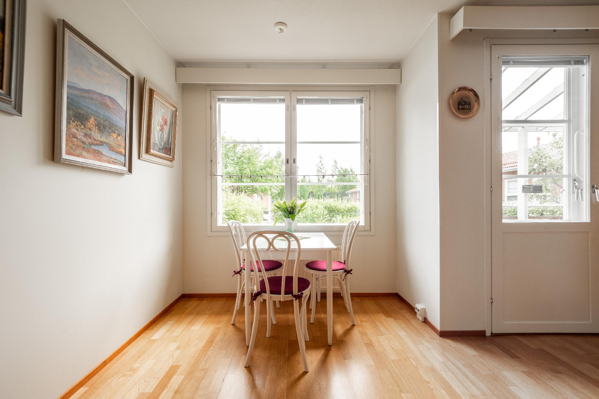 Raparperikuja 2, Oulunsalo, Oulu