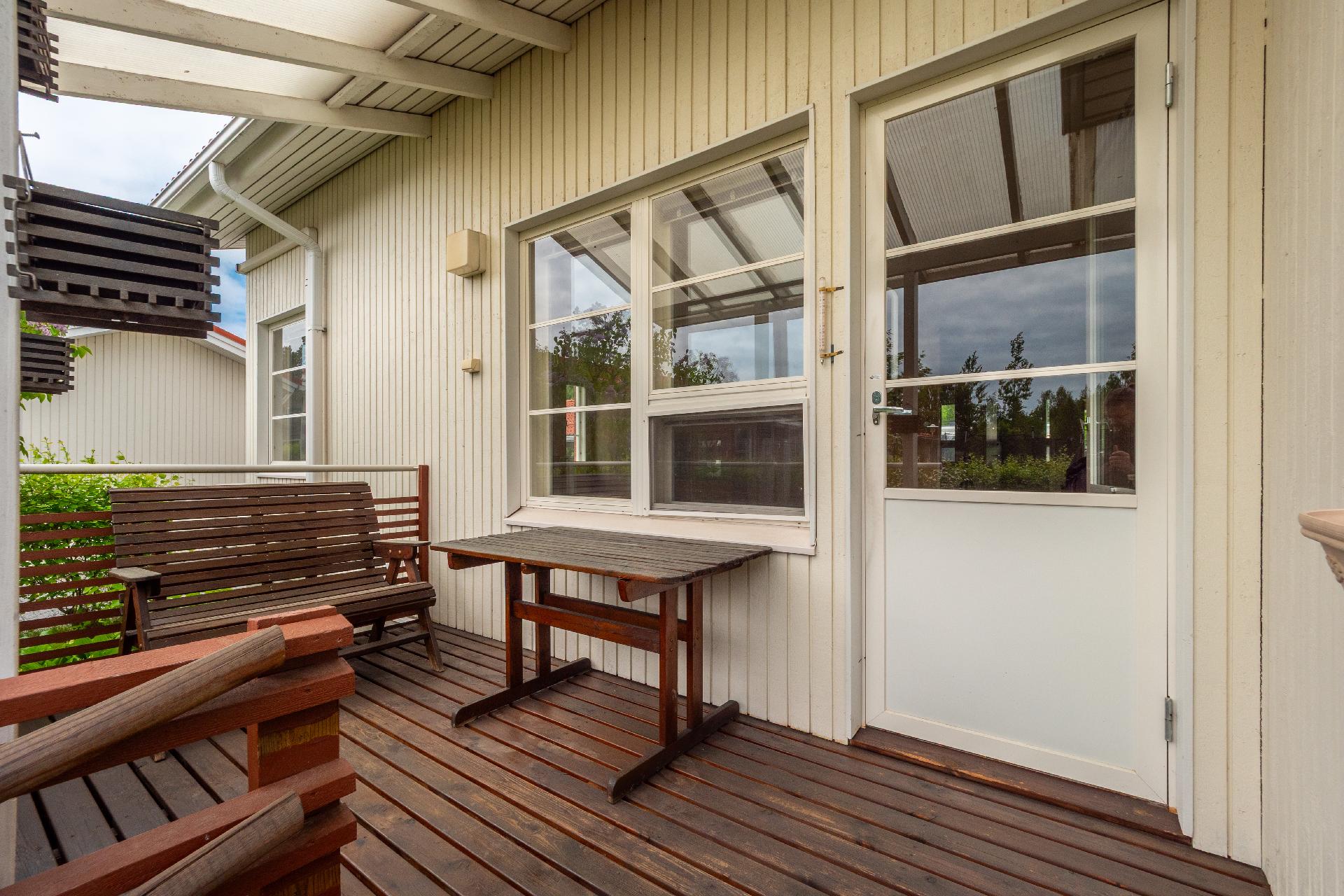 Raparperikuja 2, Oulunsalo, Oulu