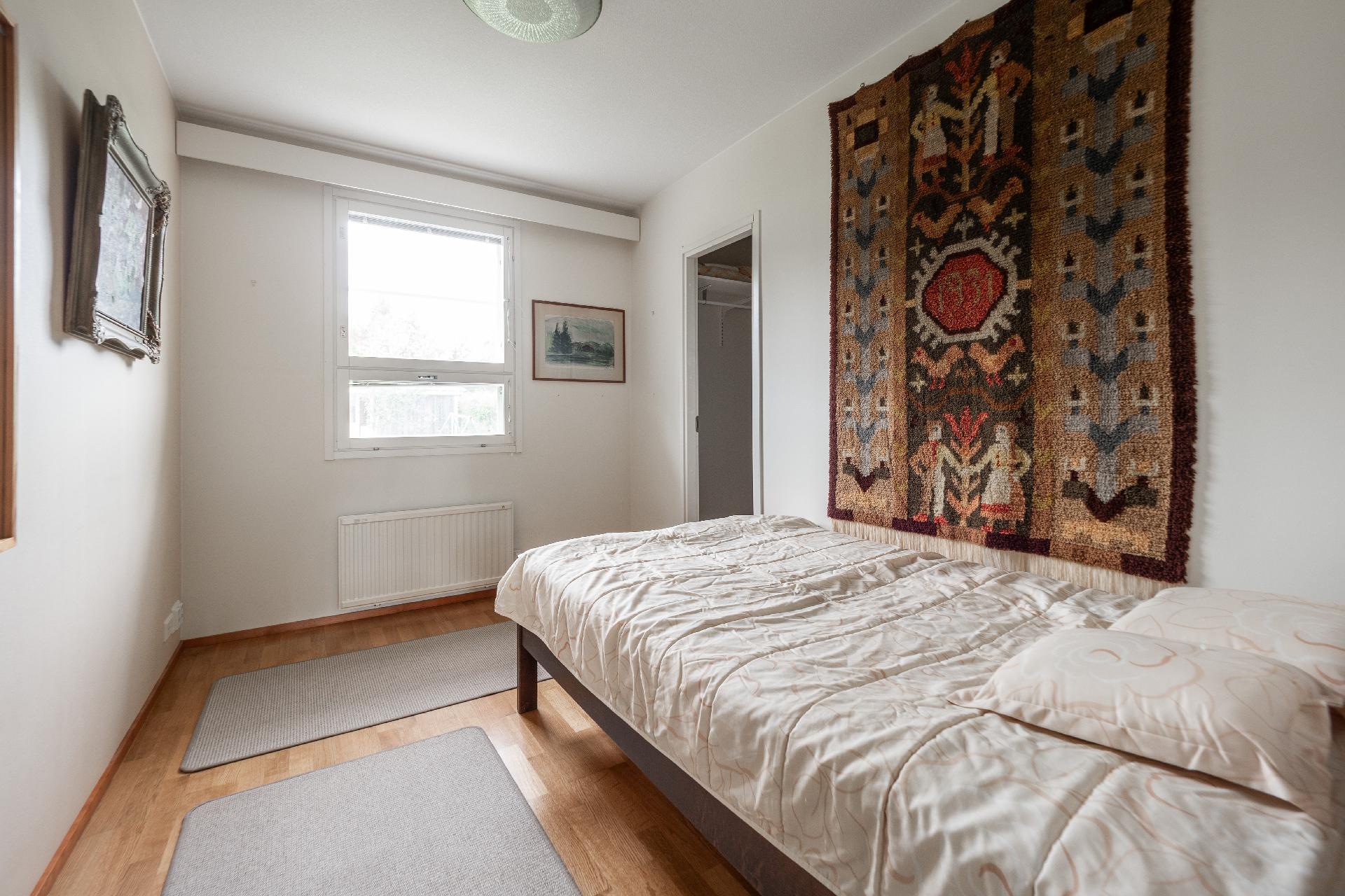 Raparperikuja 2, Oulunsalo, Oulu