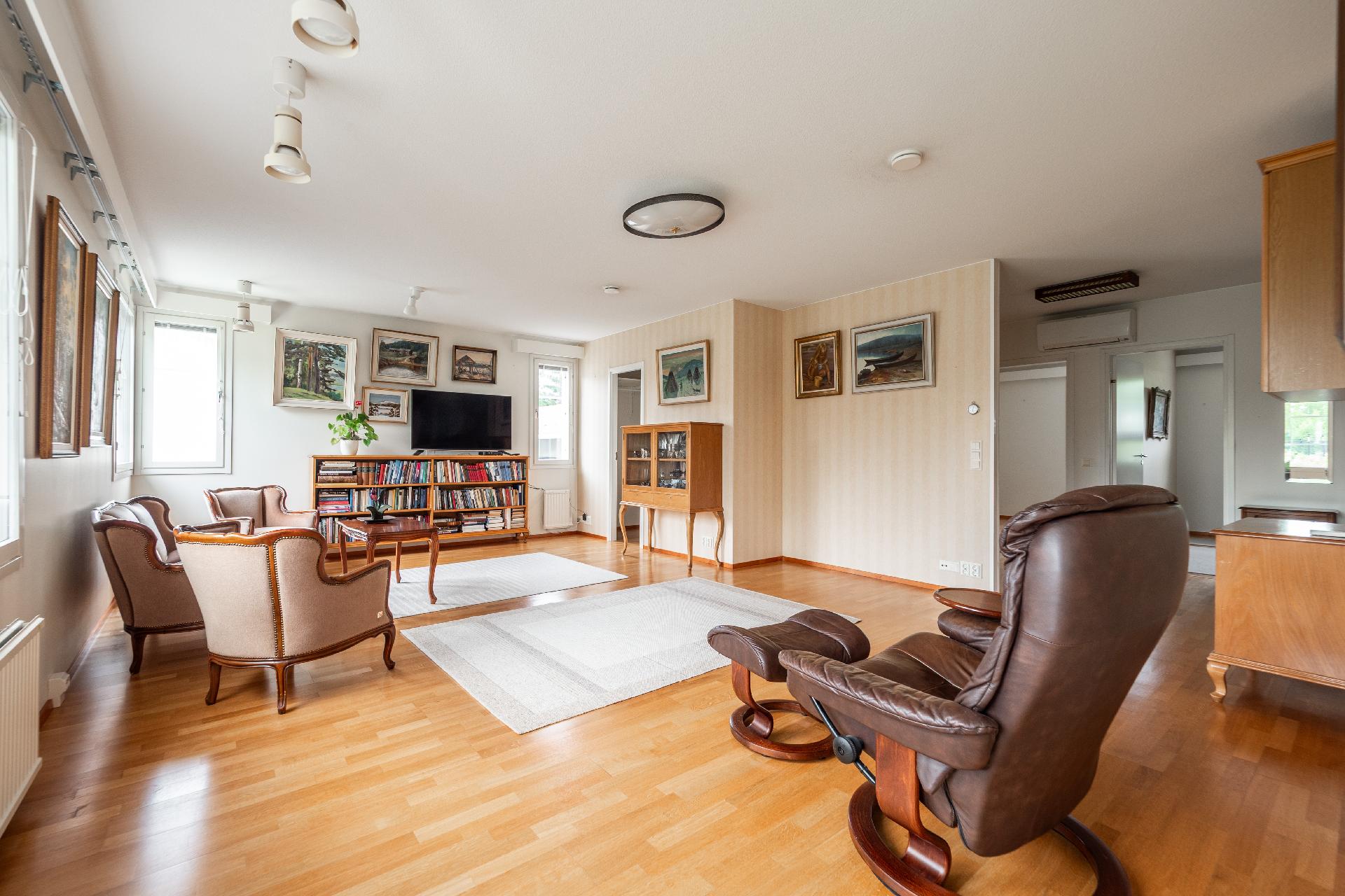 Raparperikuja 2, Oulunsalo, Oulu