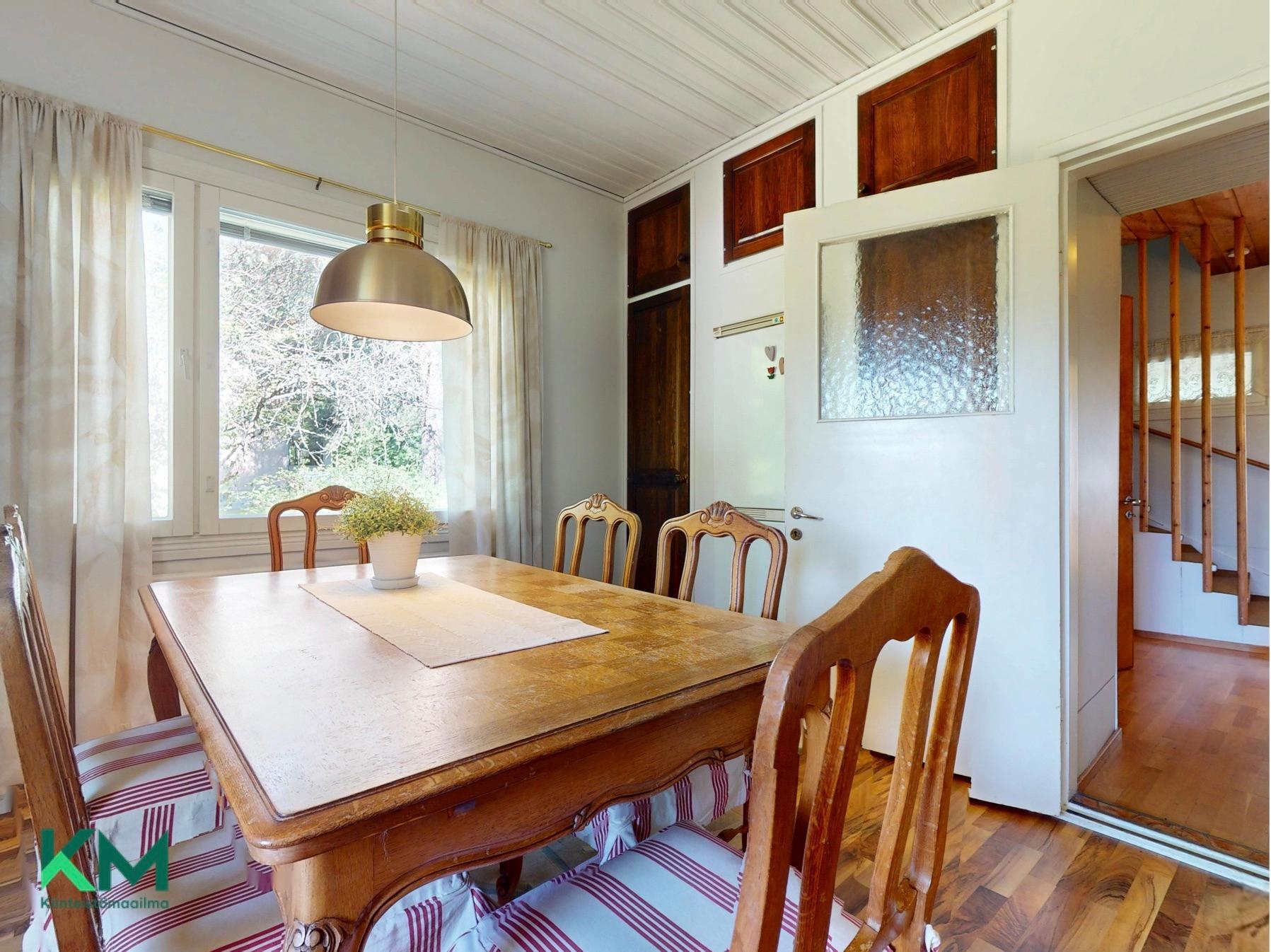 Kuninkaantie 7, Huutoniemi, Vaasa