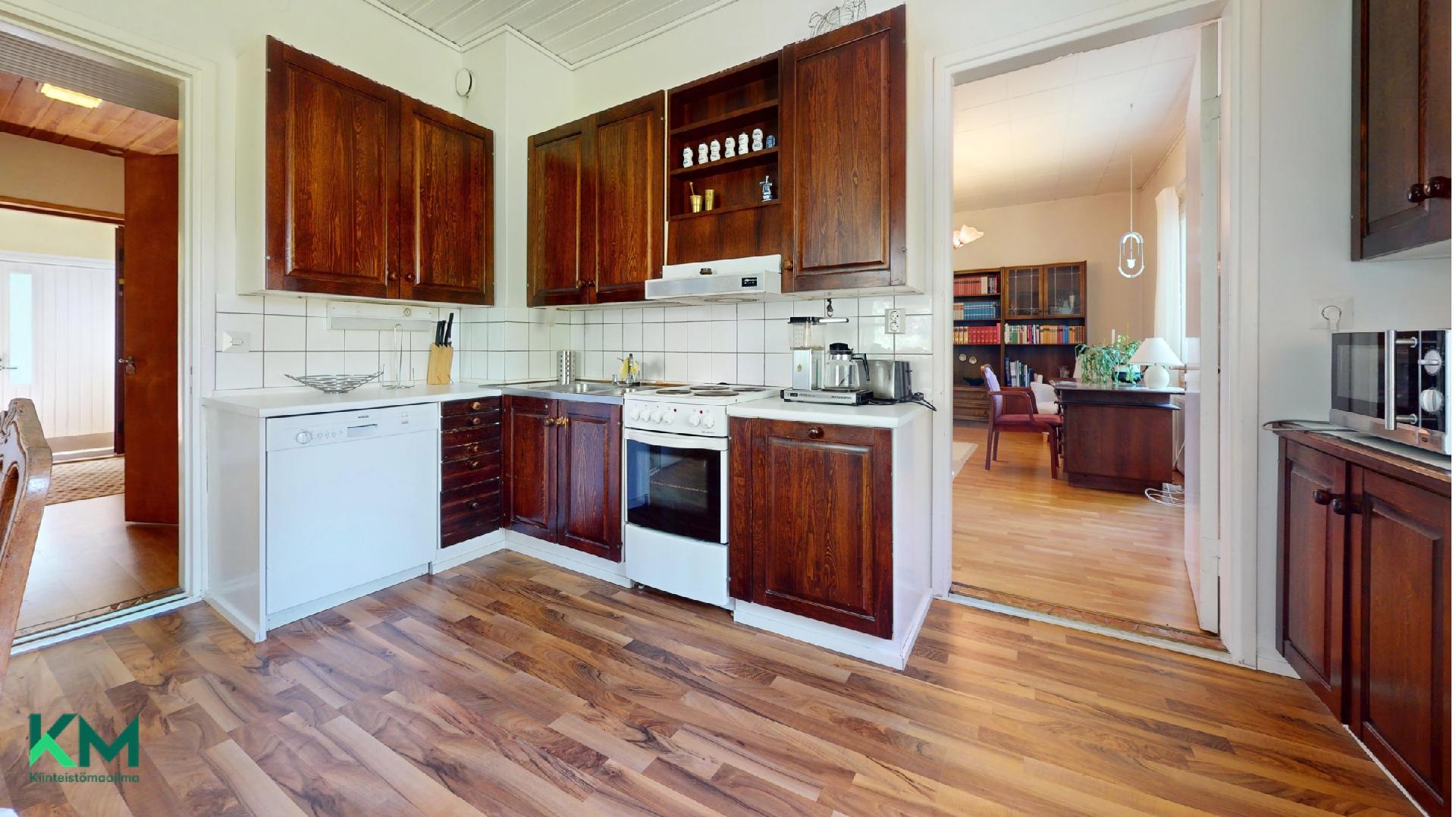 Kuninkaantie 7, Huutoniemi, Vaasa