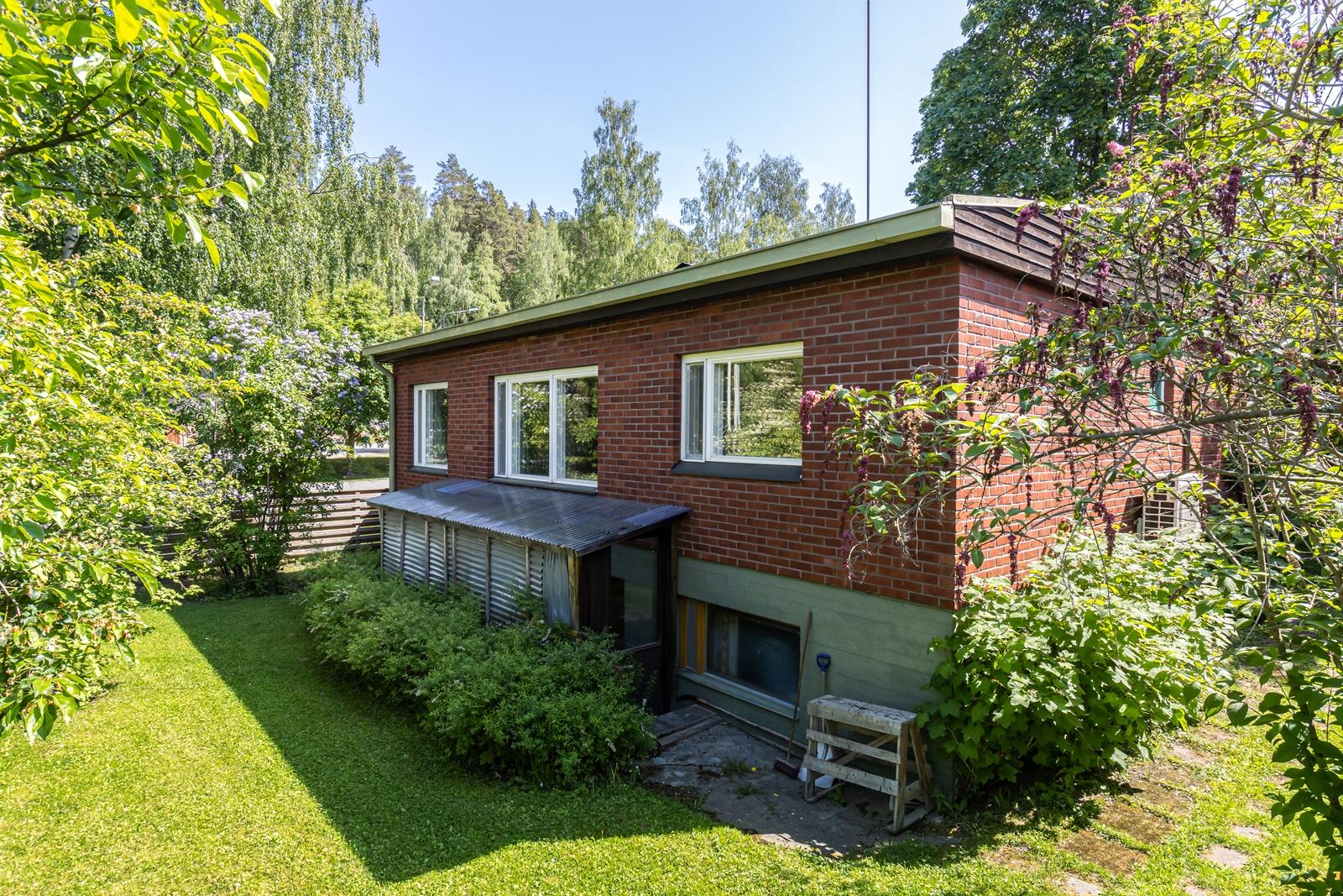 Vadelmatie 1, Länsi-Puijo, Kuopio