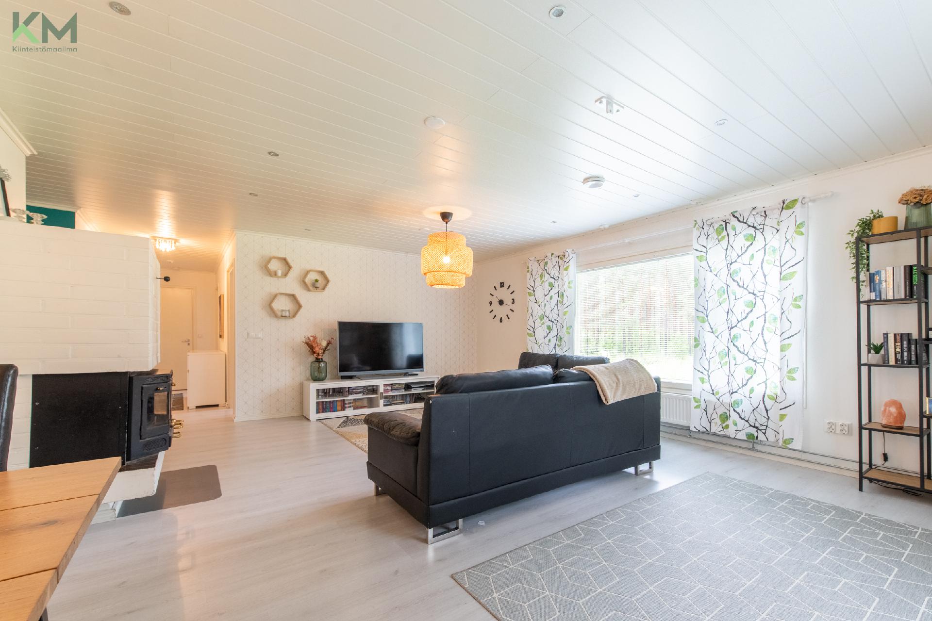 Säntintie 290, Mieto, Kurikka