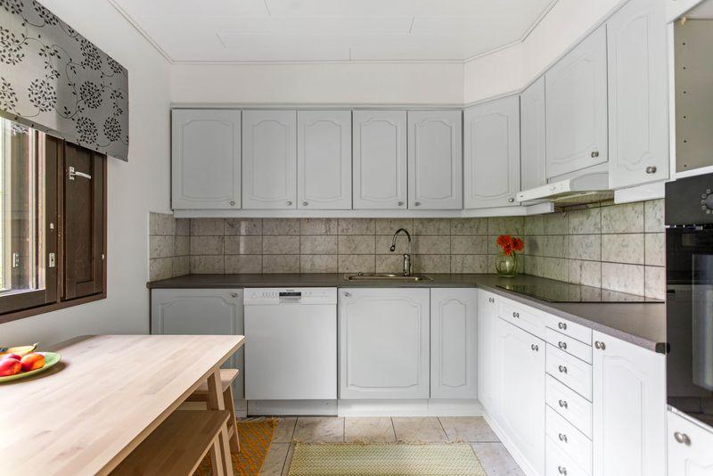 Larin Parasken polku 21, Kannelmäki, Helsinki