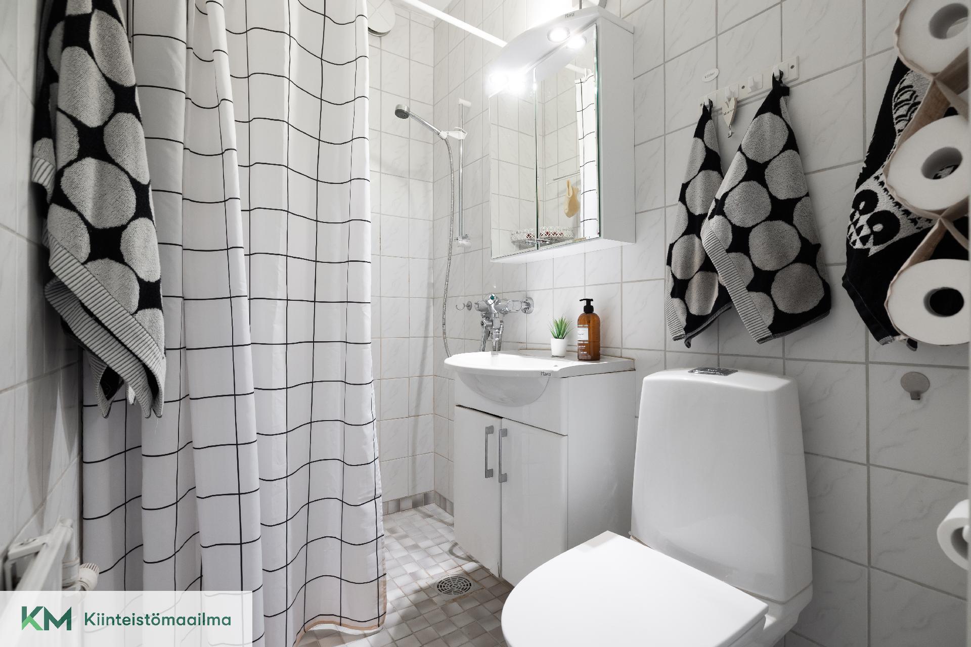 Kukkulapolku 4, Ruonala, Kotka