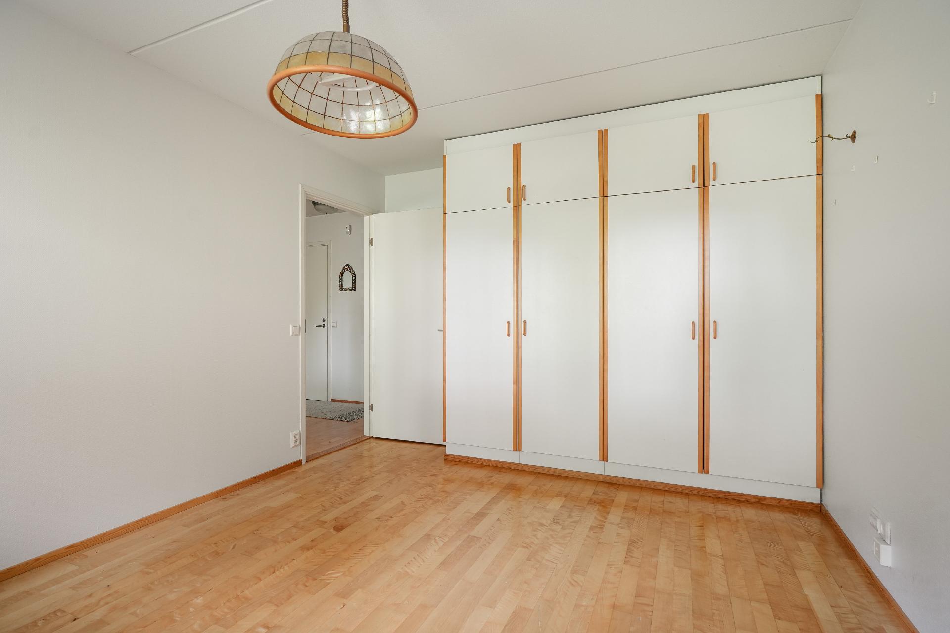 Lemmenmäentie 28, Kirjaus, Riihimäki