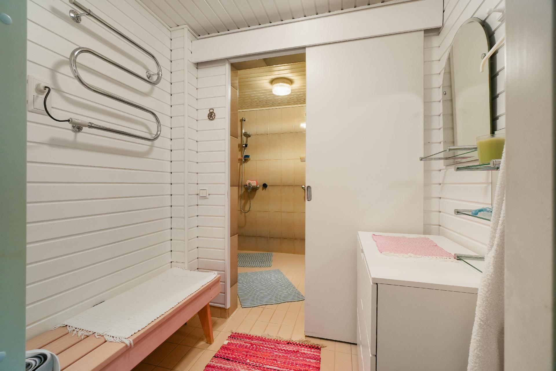 Lemmenmäentie 28, Kirjaus, Riihimäki