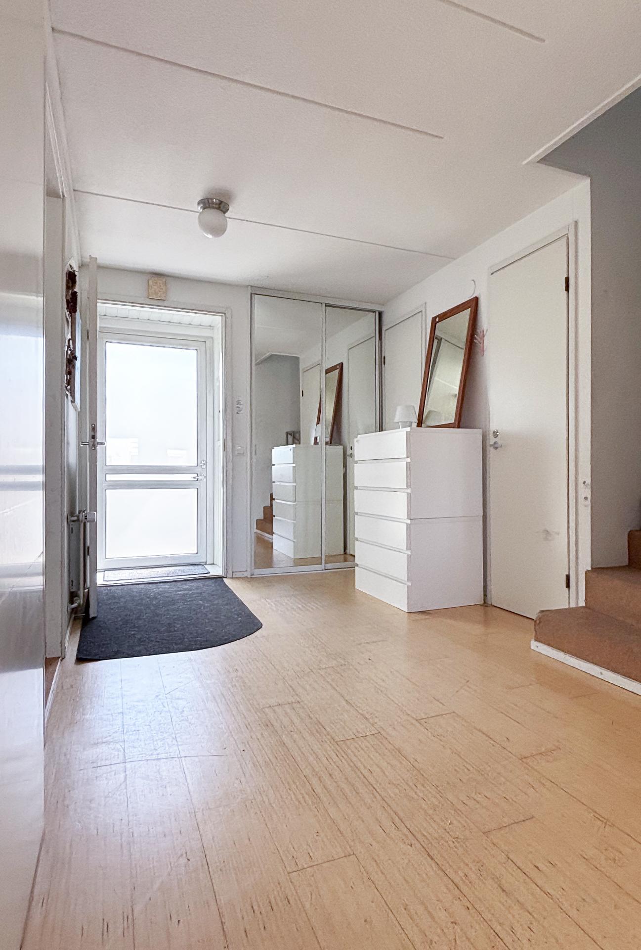 Valkovuokonkatu 3, Tammisaari, Raasepori