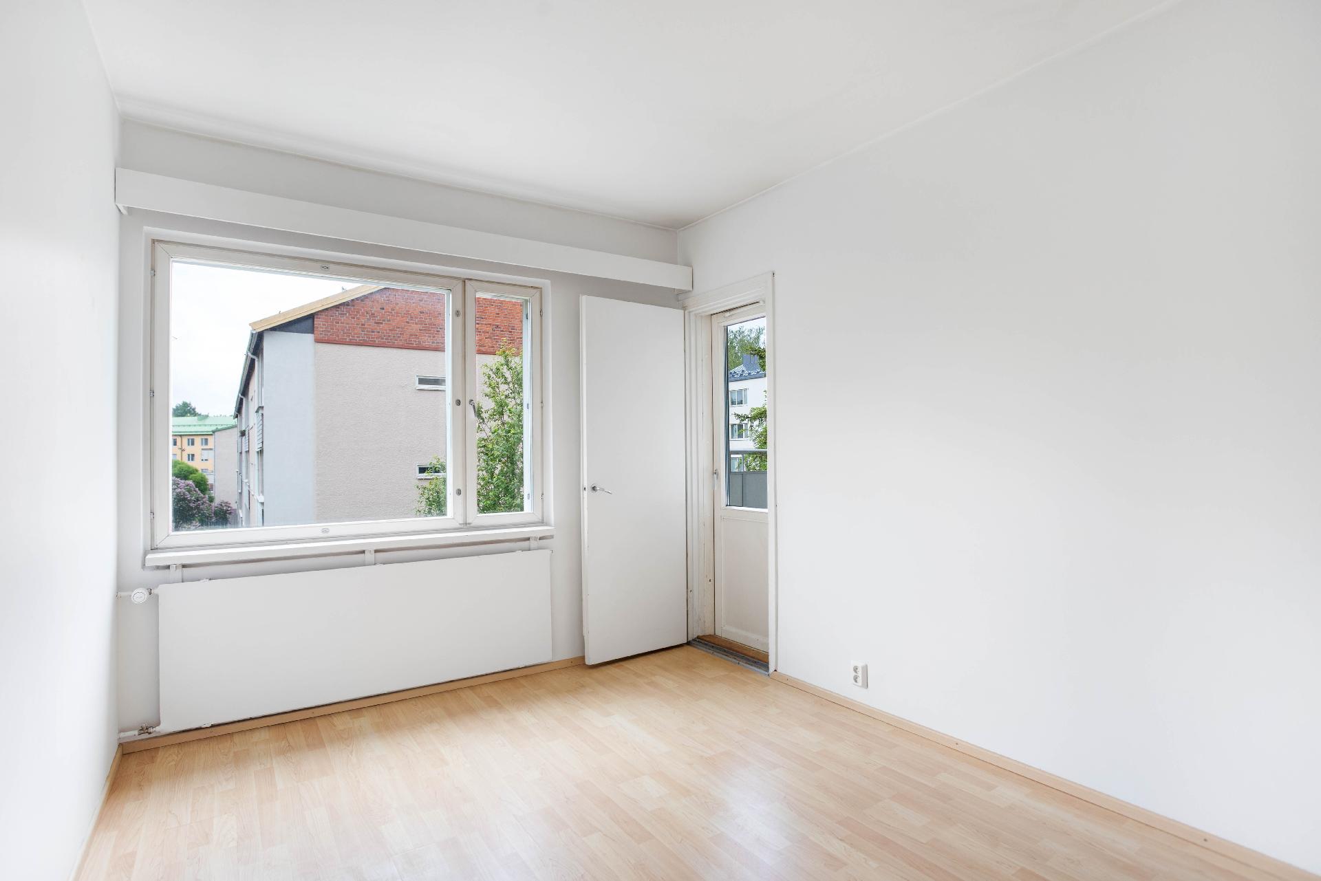 Laajasuontie 12, Etelä-Haaga, Helsinki