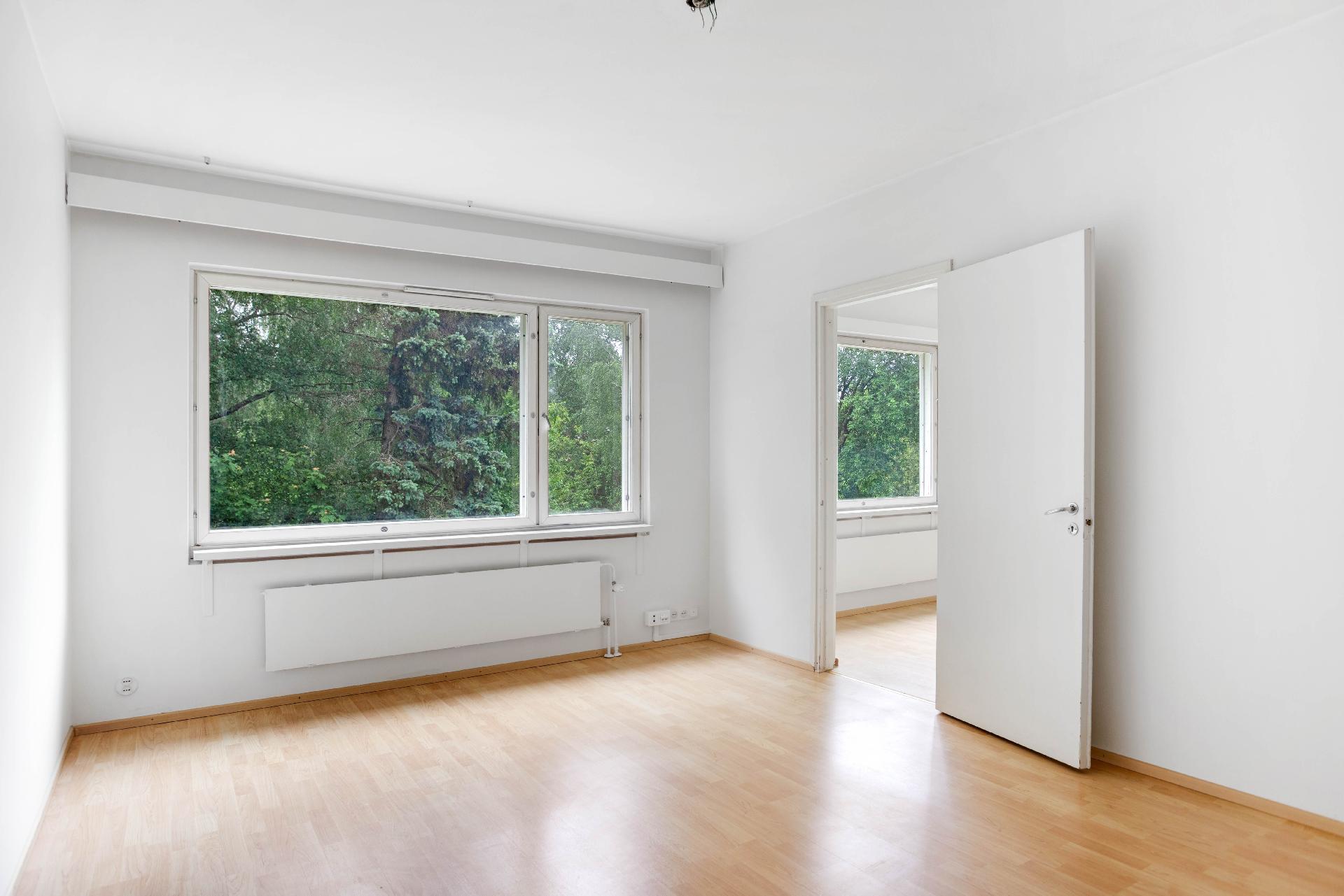 Laajasuontie 12, Etelä-Haaga, Helsinki