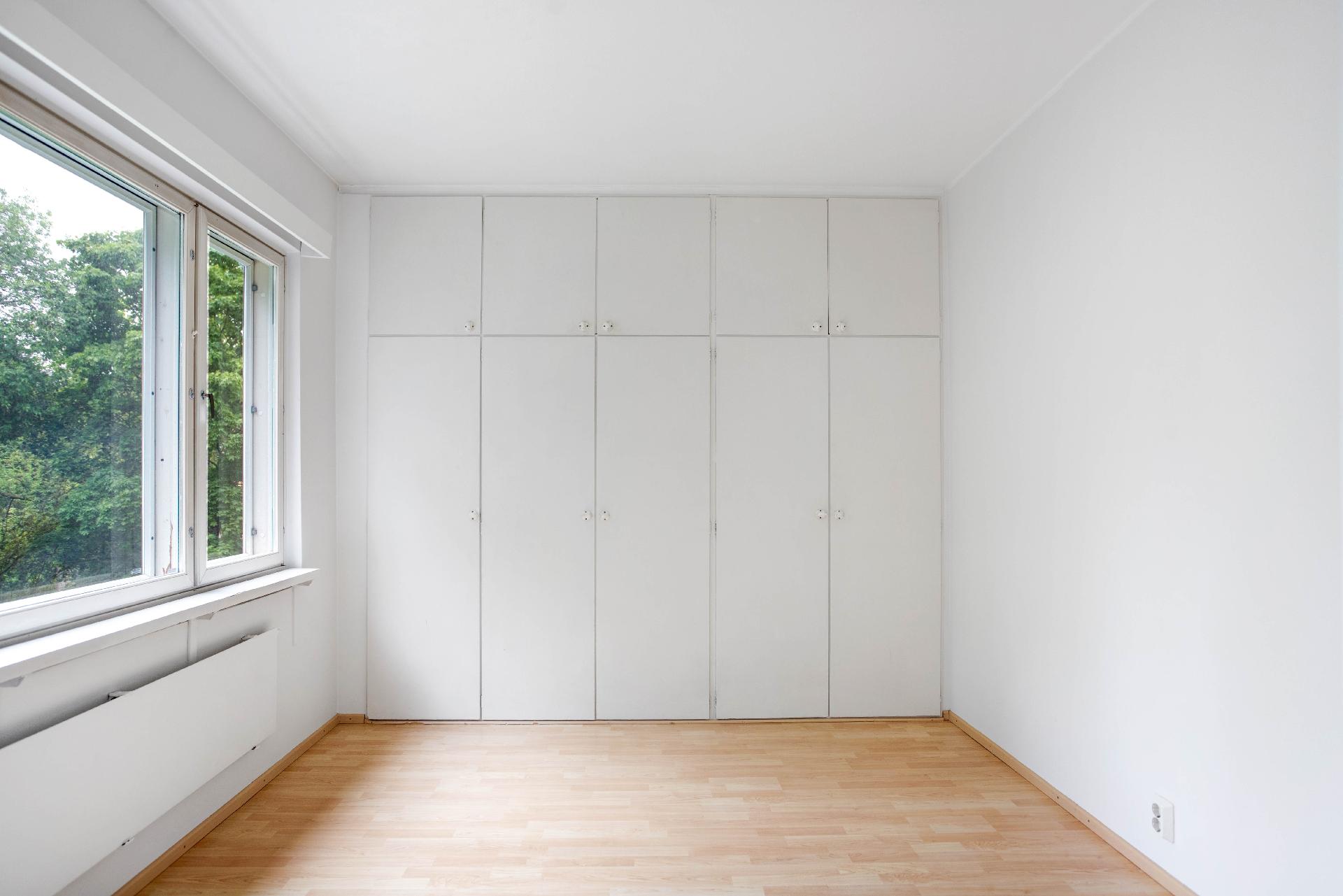 Laajasuontie 12, Etelä-Haaga, Helsinki