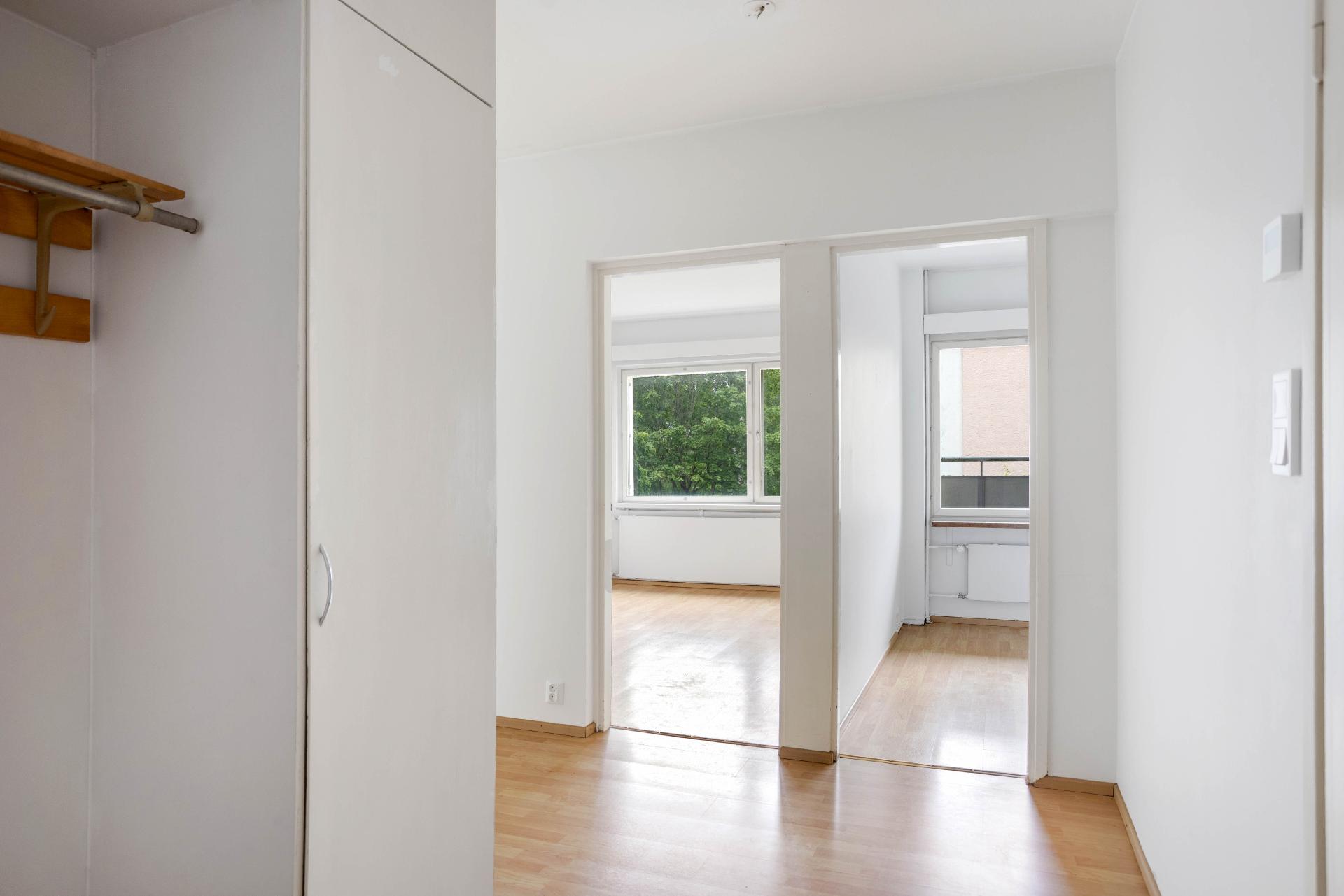 Laajasuontie 12, Etelä-Haaga, Helsinki